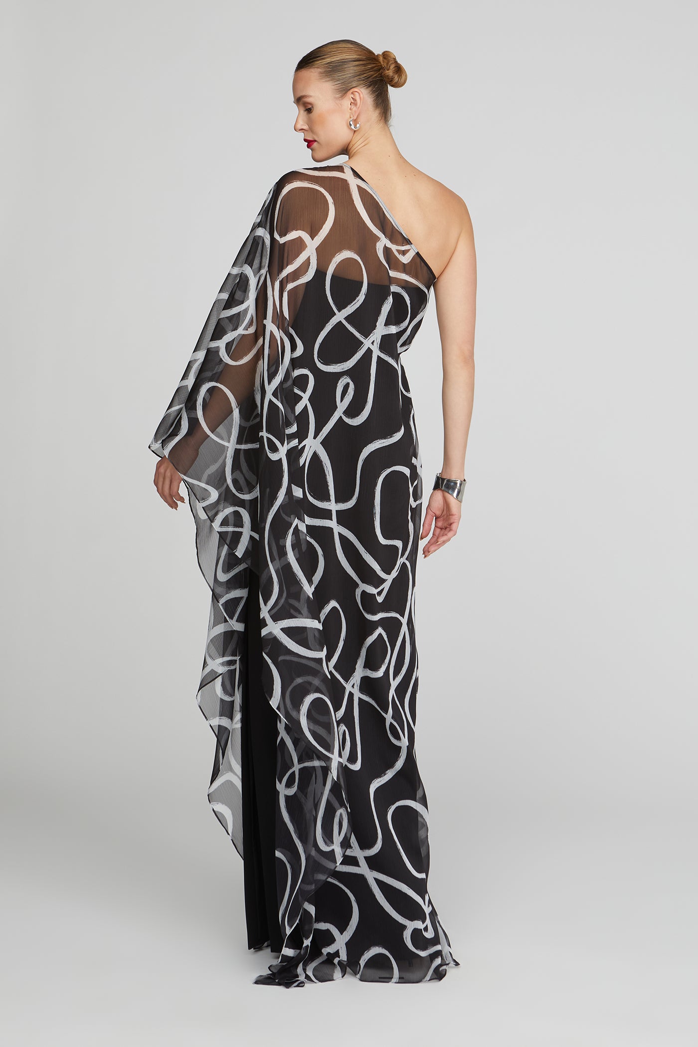 three-quarter view of the floor-length drape