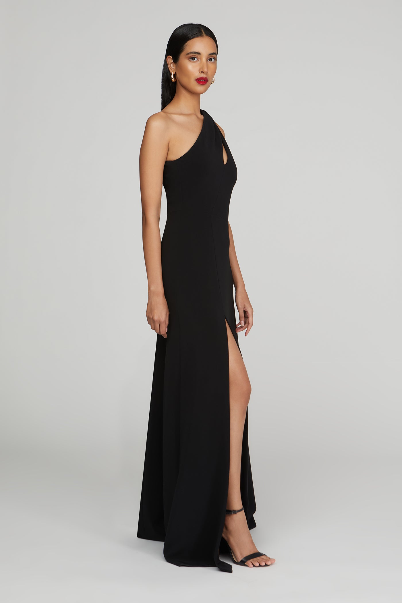 side view emphasizing the clean crepe line