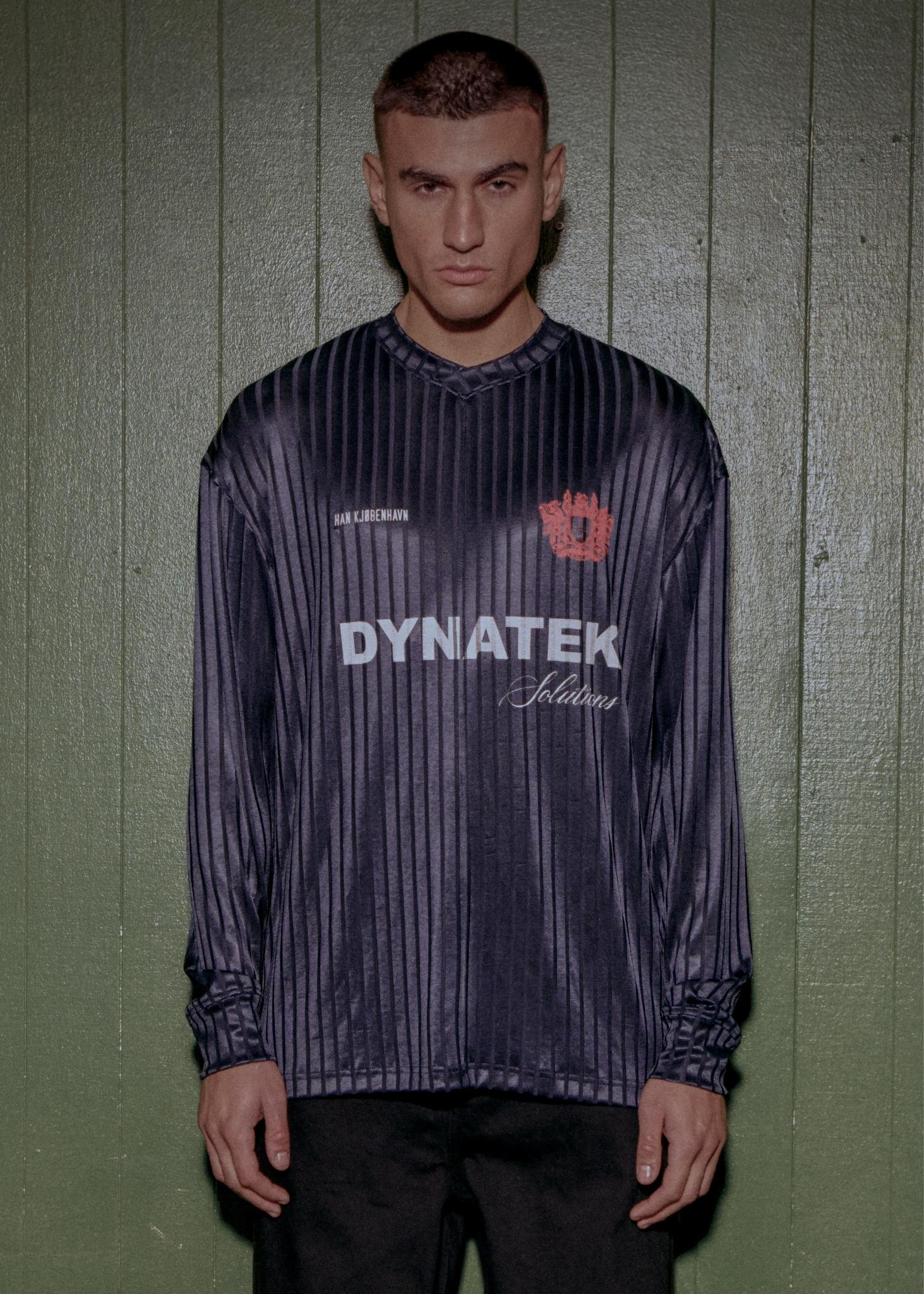 styled jersey look