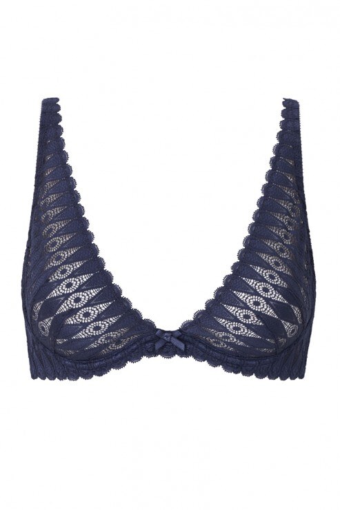 lace and cup detail