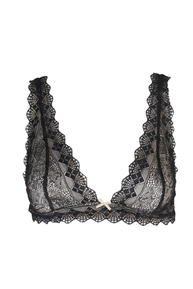 lace and cup detail