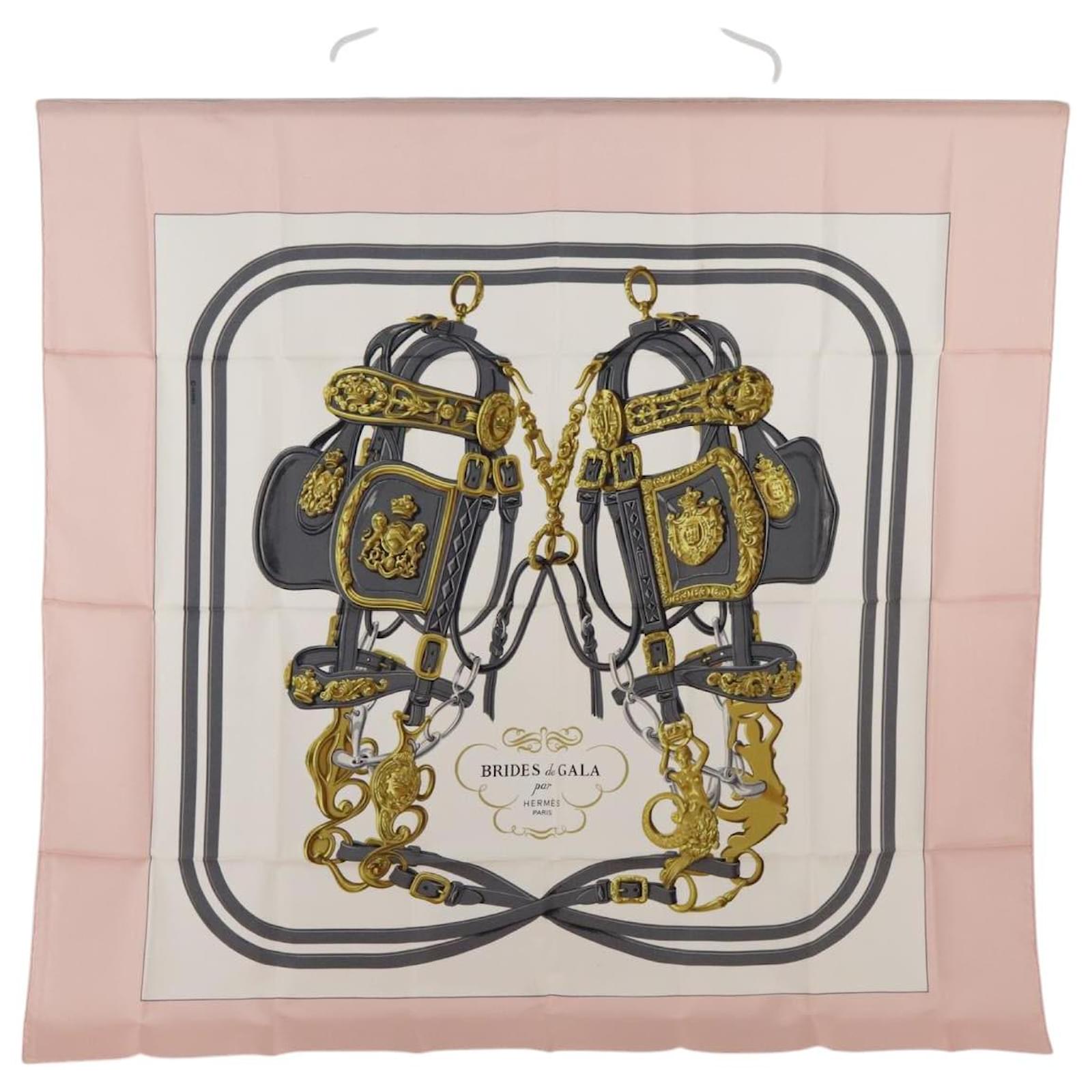 Brides de Gala carré in rose — the signed Hermès Paris cartouche