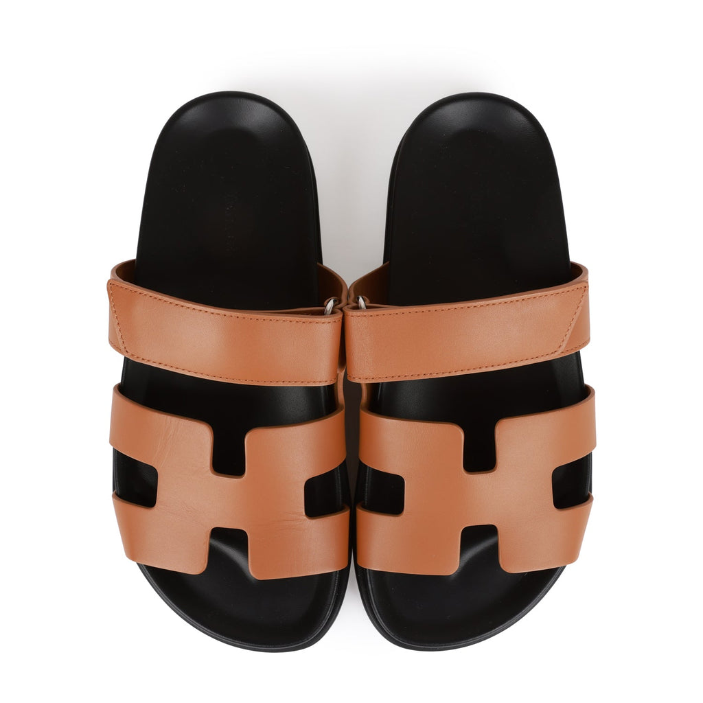 Tan Chypre pair top-down — the H front and touch-fasten strap