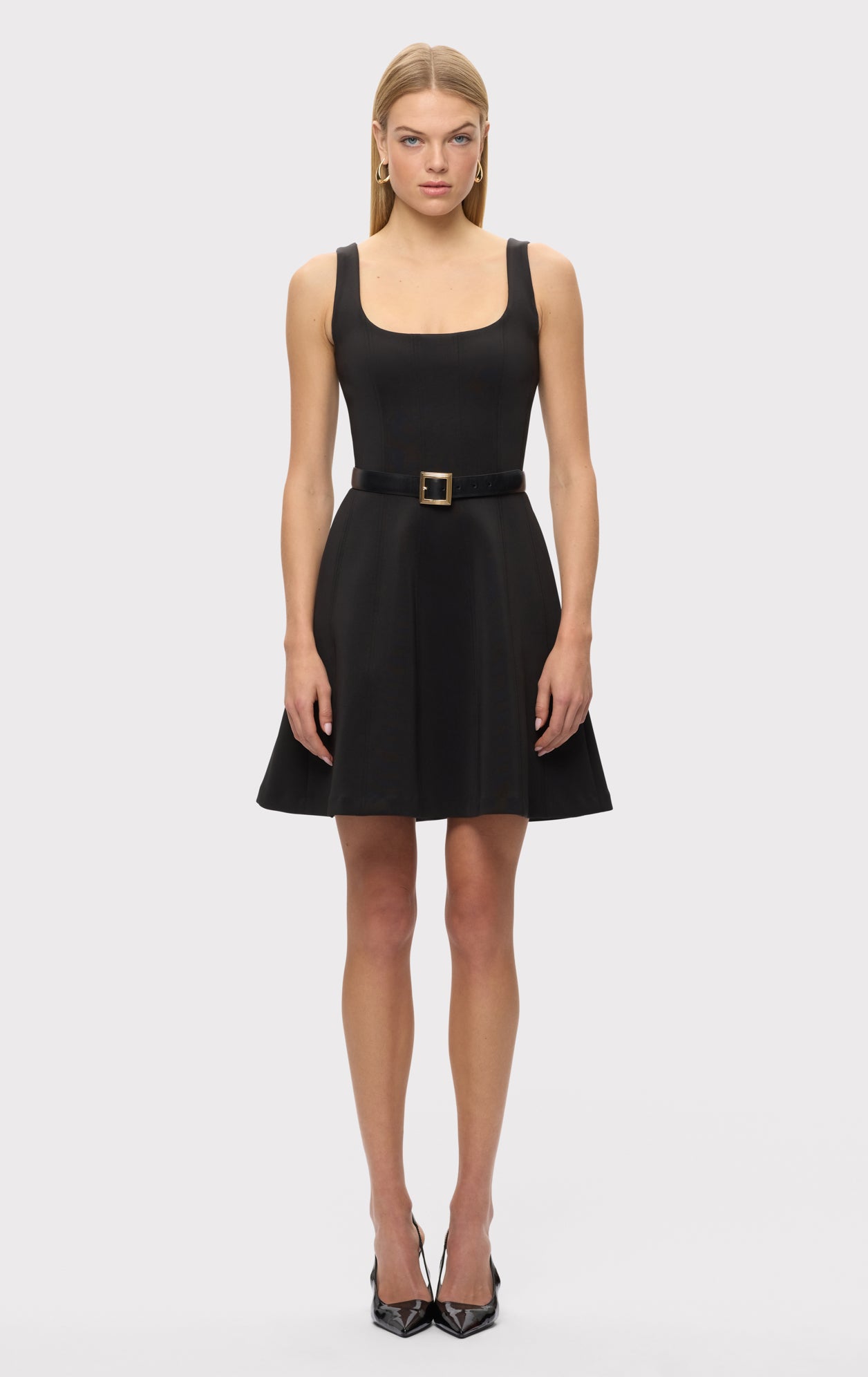 model styling with black dress