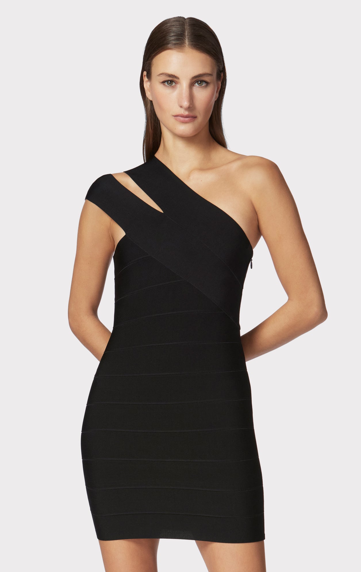 neckline detail