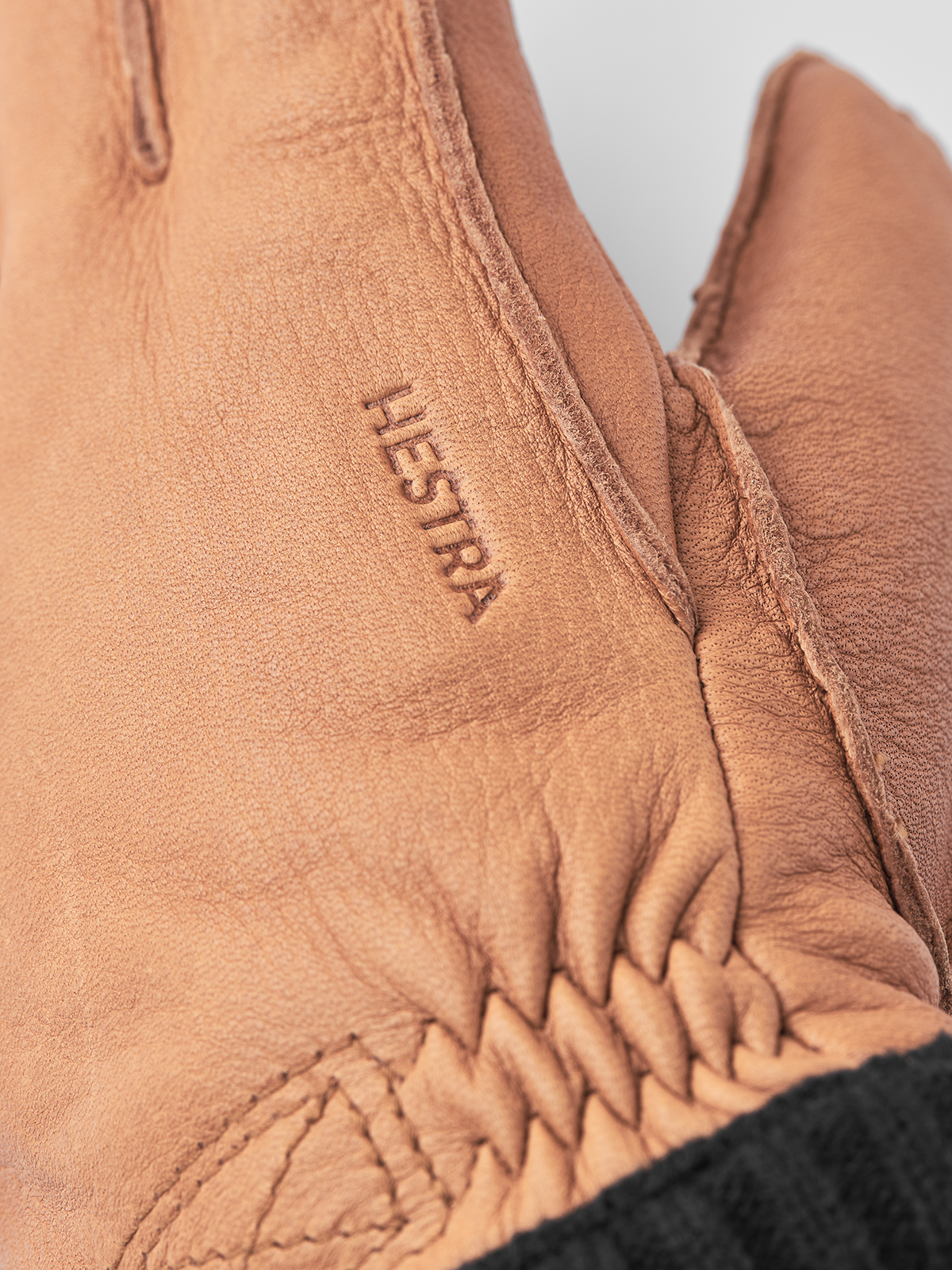 palm-side leather view