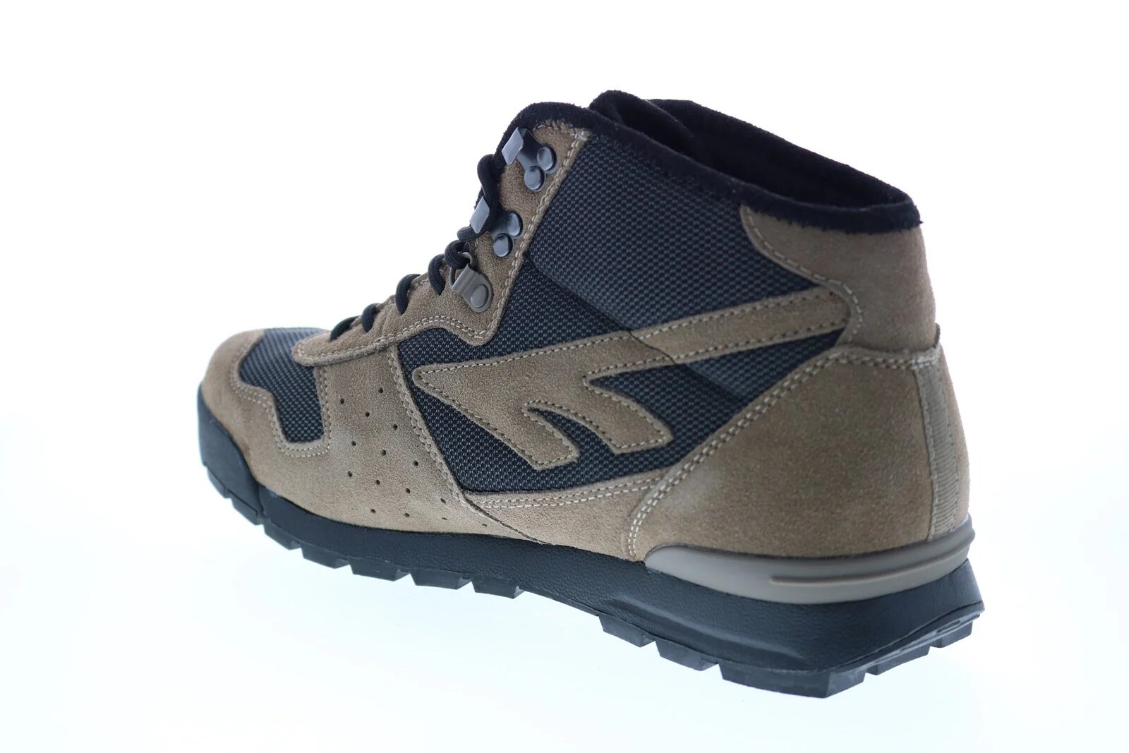 Lugged outsole and heel