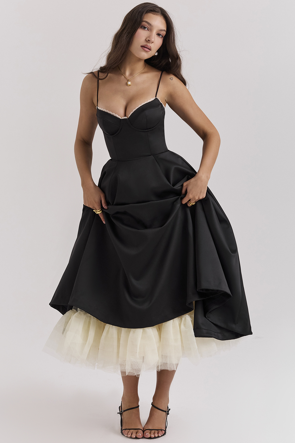 Side or back view of the skirt