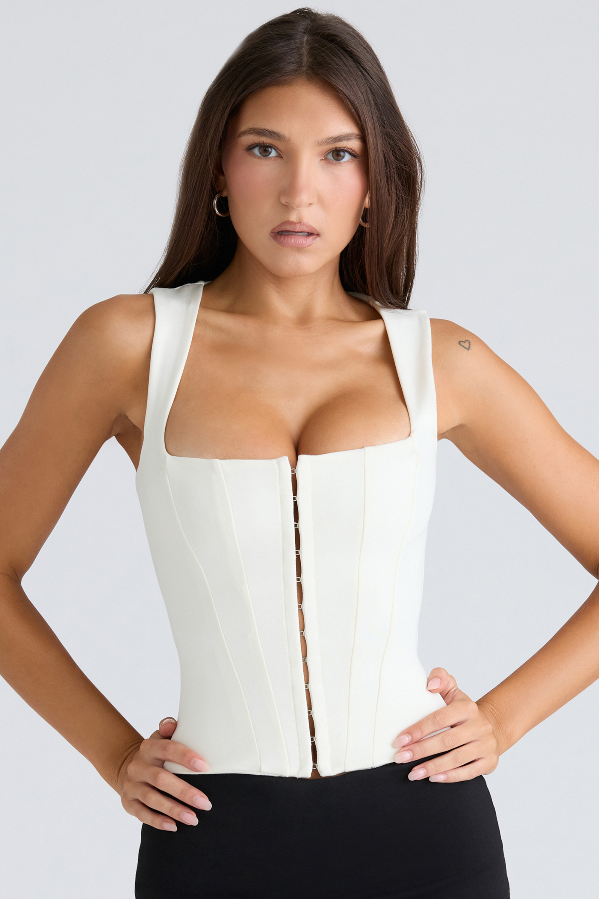 Neckline and hook detail