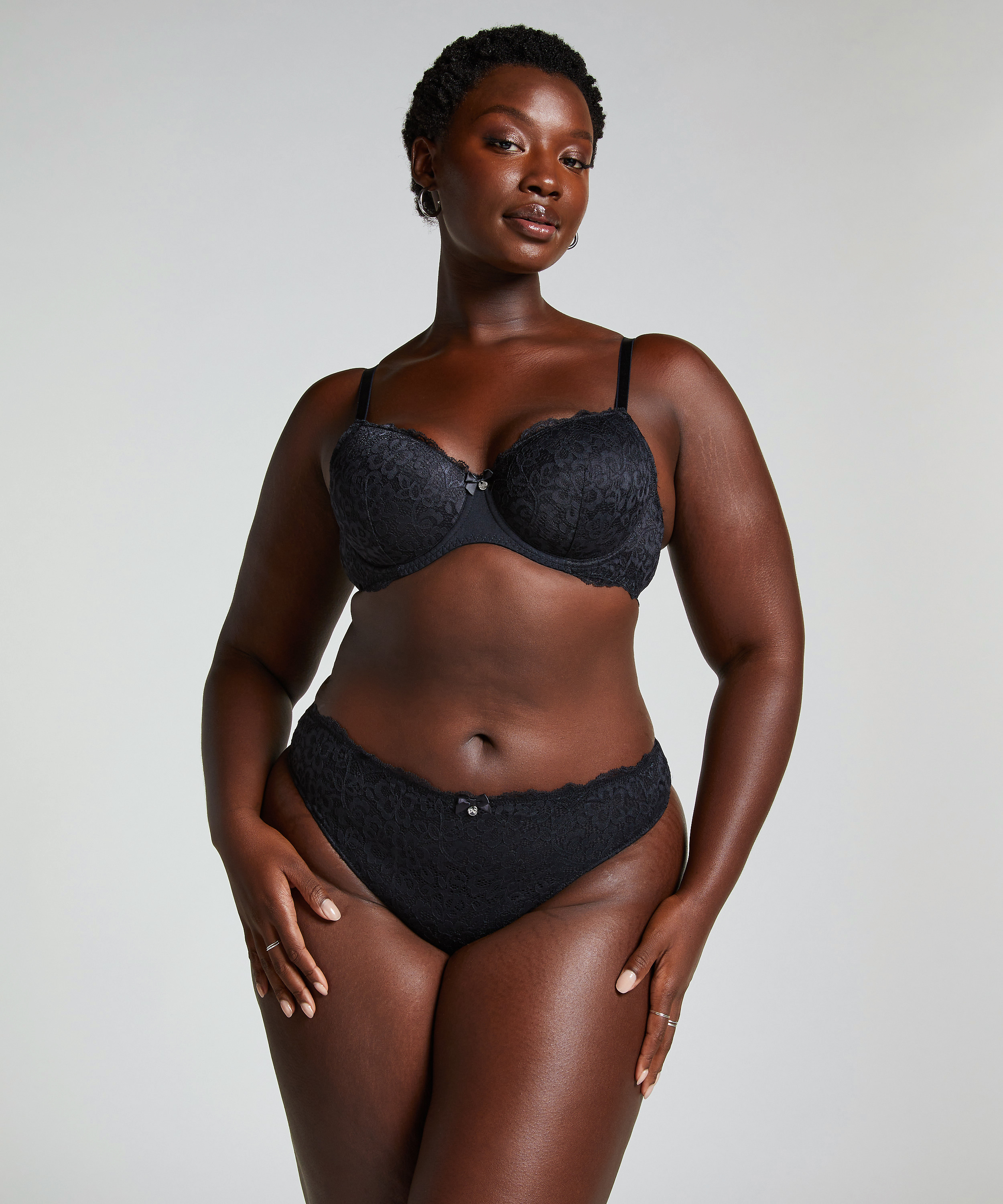 curve-inclusive front fit