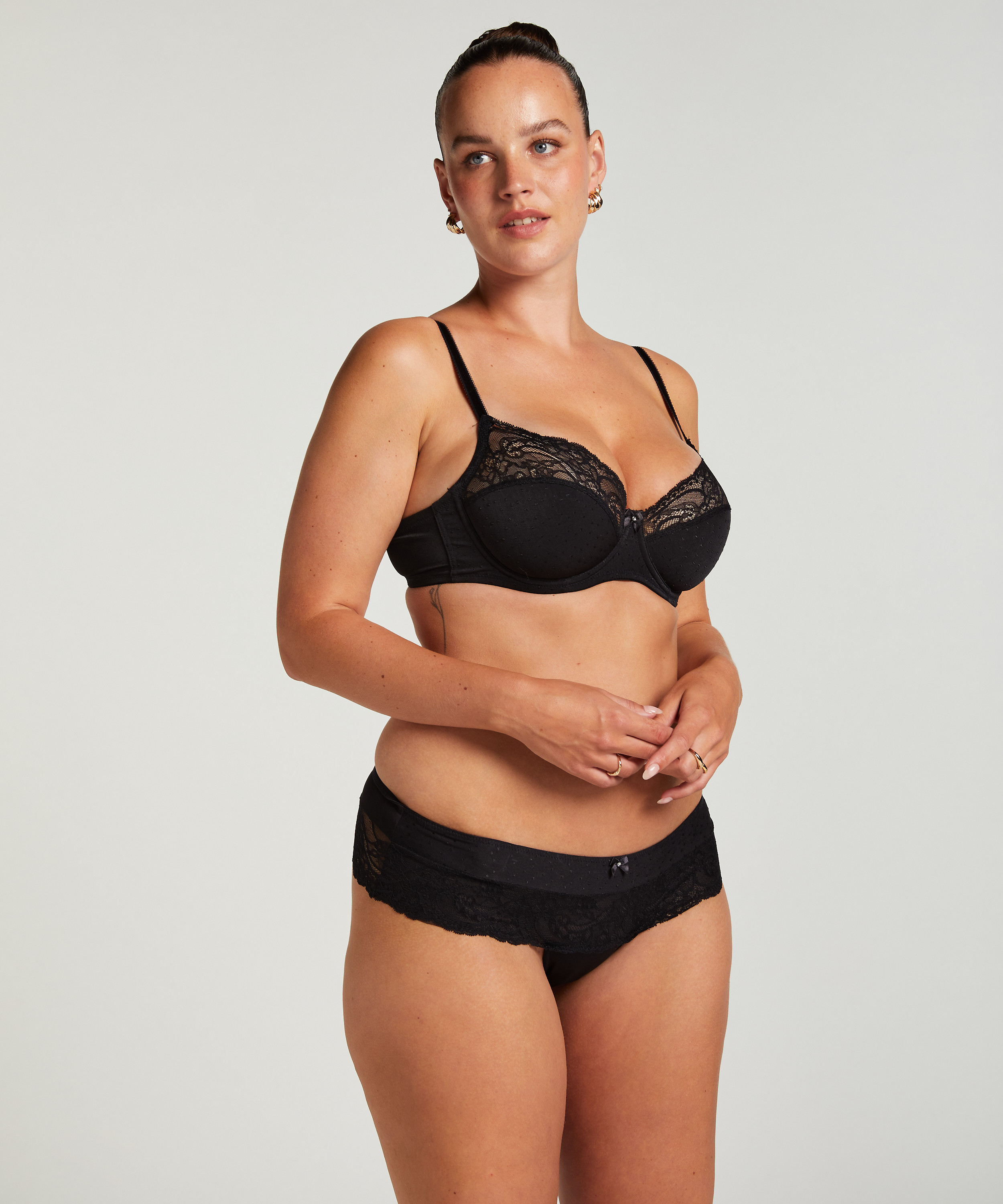 three-quarter fit view