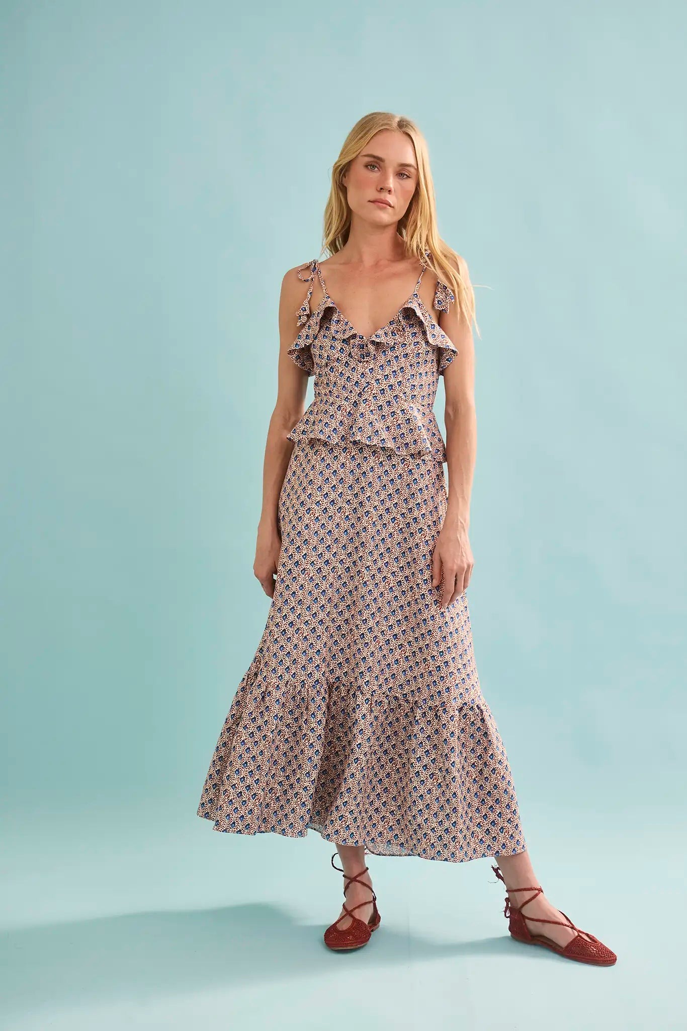 Front view showing the full midi proportion