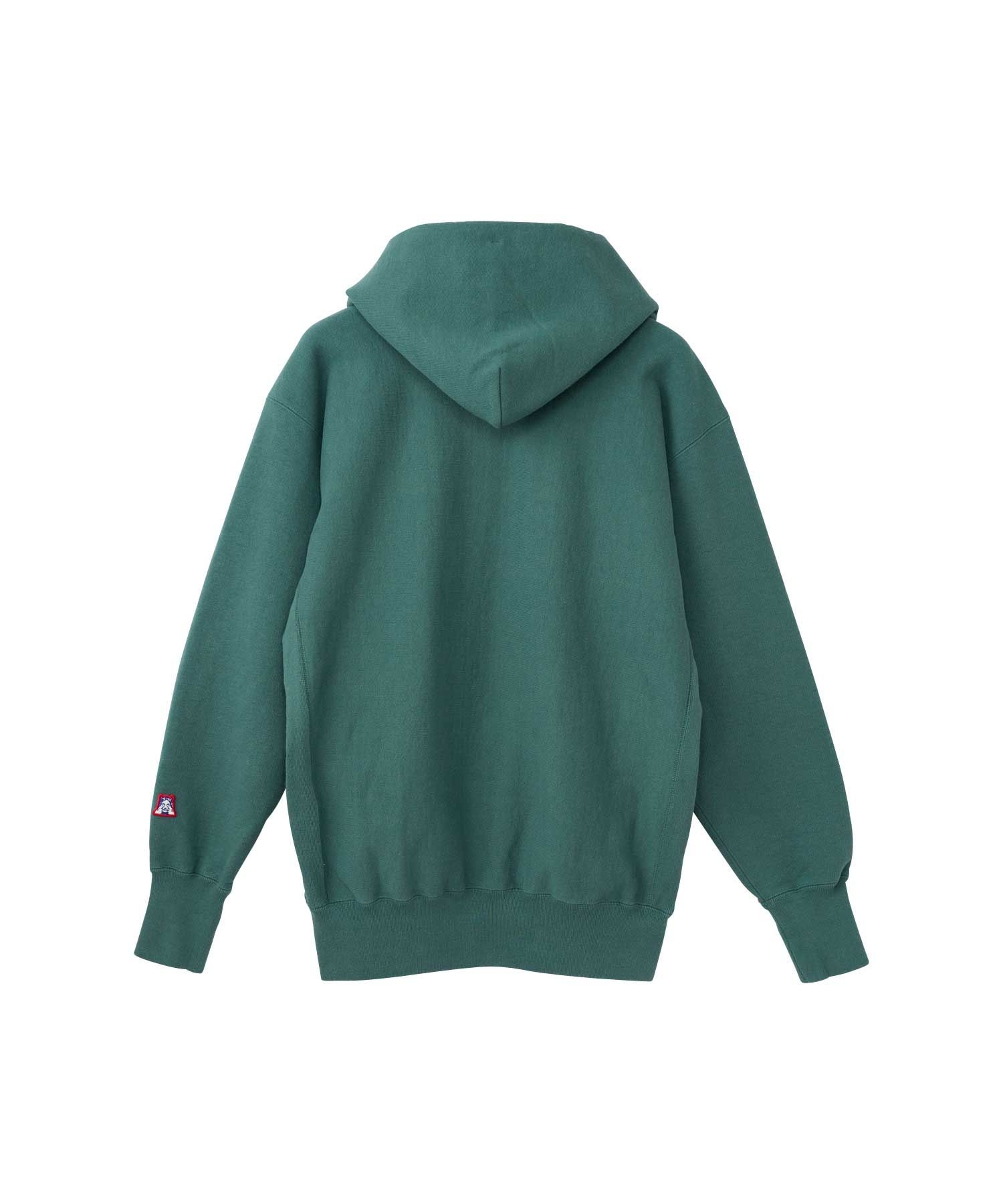 kangaroo pocket detail
