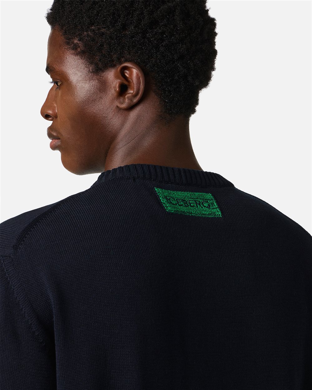Sleeve and body proportion on the model