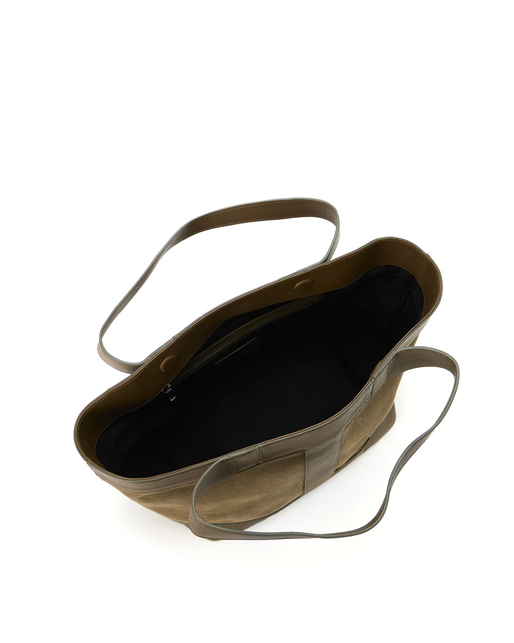Side profile showing the open shopper volume