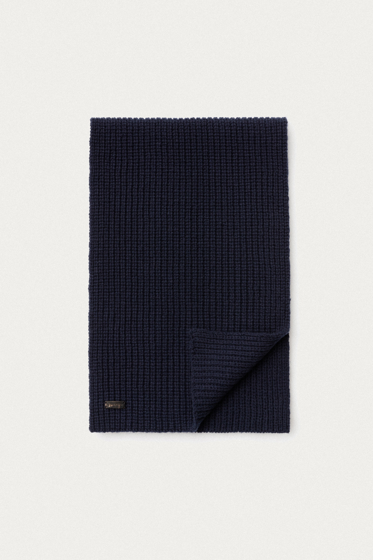 Another neutral view of the half-cardigan texture