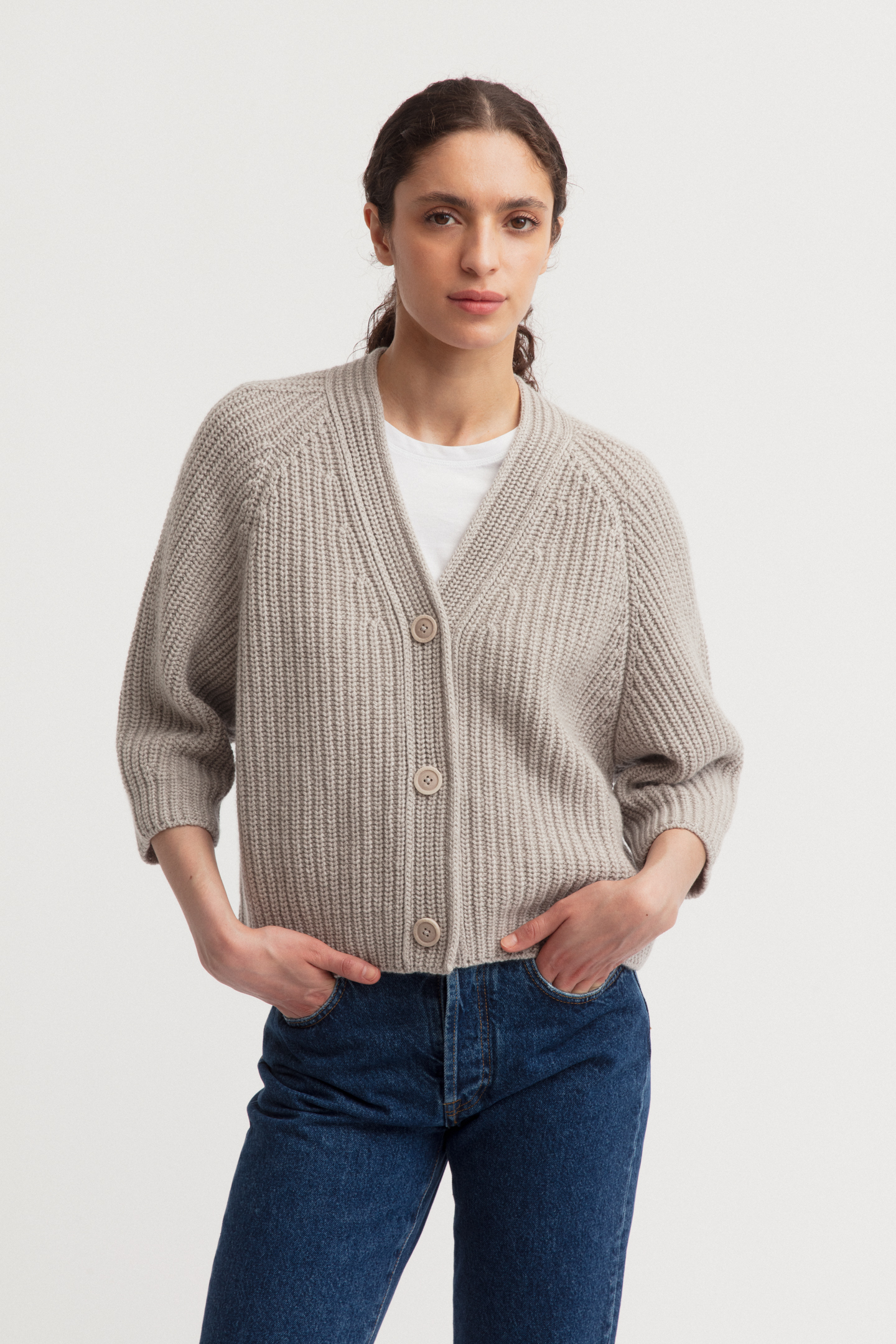 Model shot showing the relaxed everyday proportion