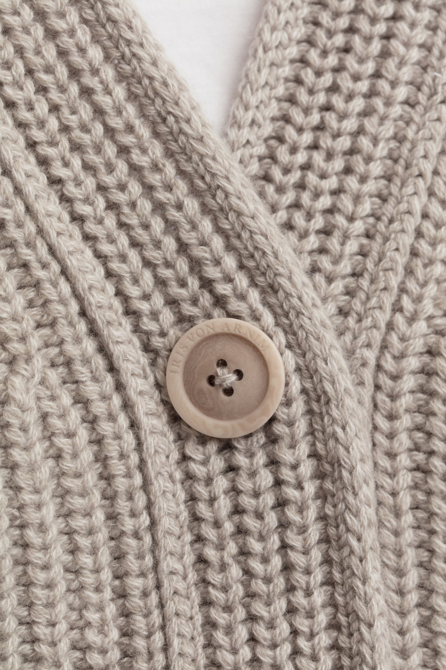 Lighter seasonal colourway from the carry-over line