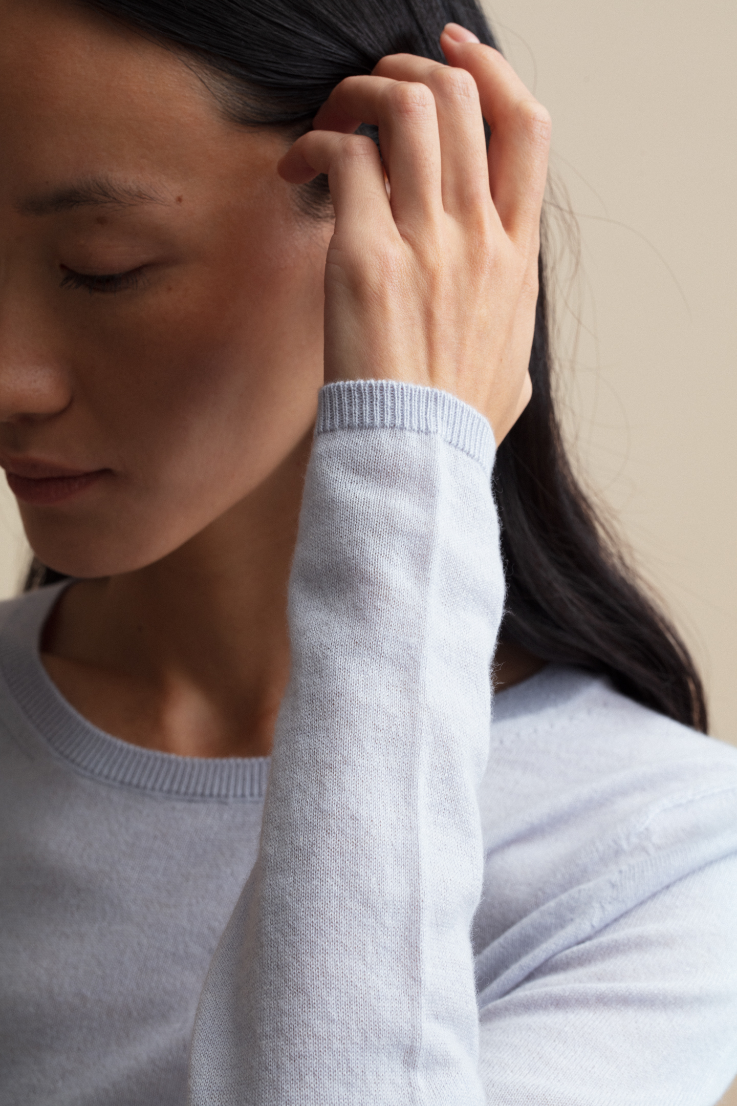 Close crop on the superfine knit