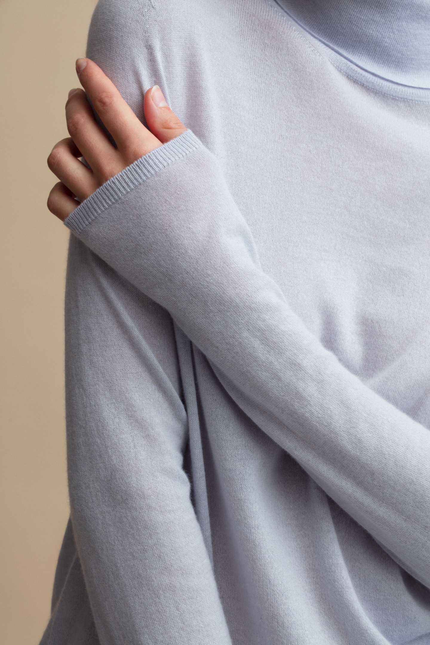 Sleeve and neck detail