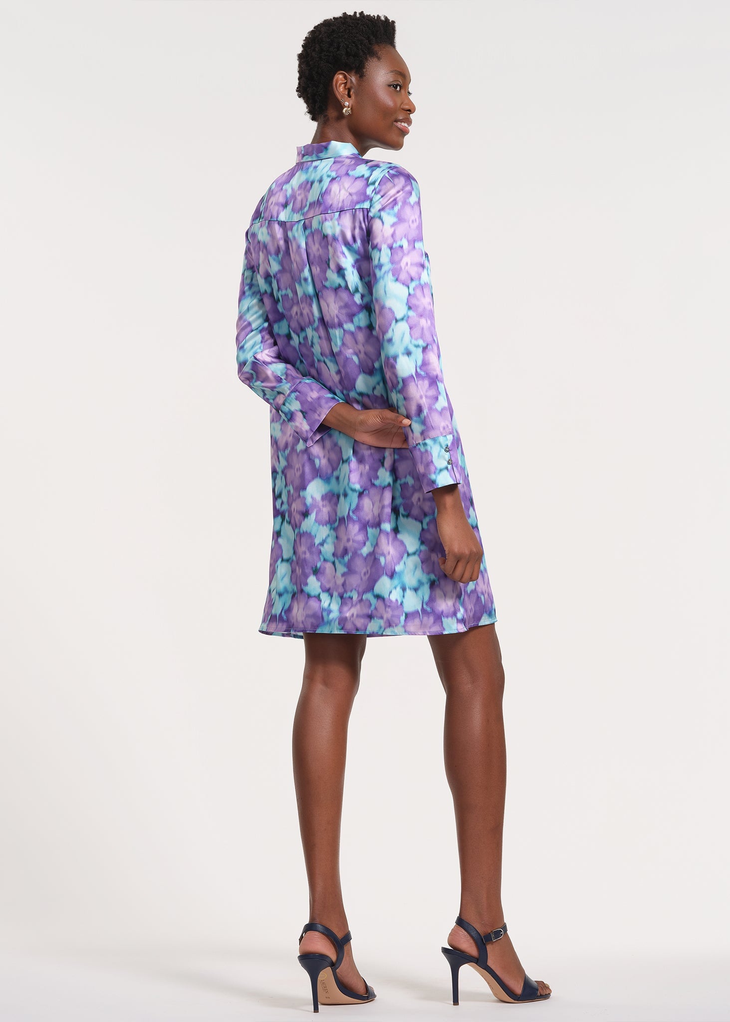 Back view showing the straight long-sleeve line