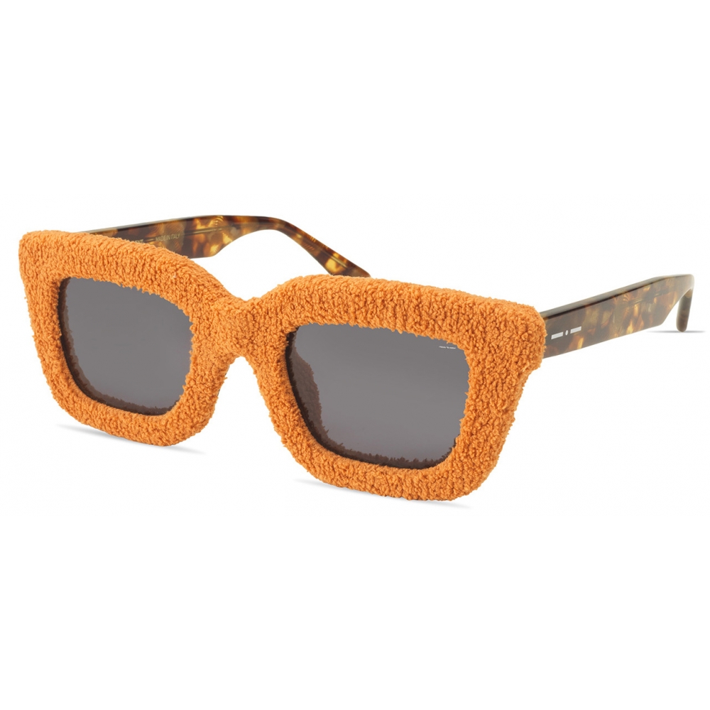 Tangerine version pushing the texture into a brighter statement