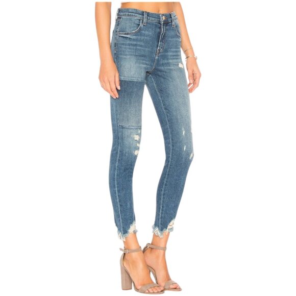 Frayed-hem version pushing the fit toward weekend denim