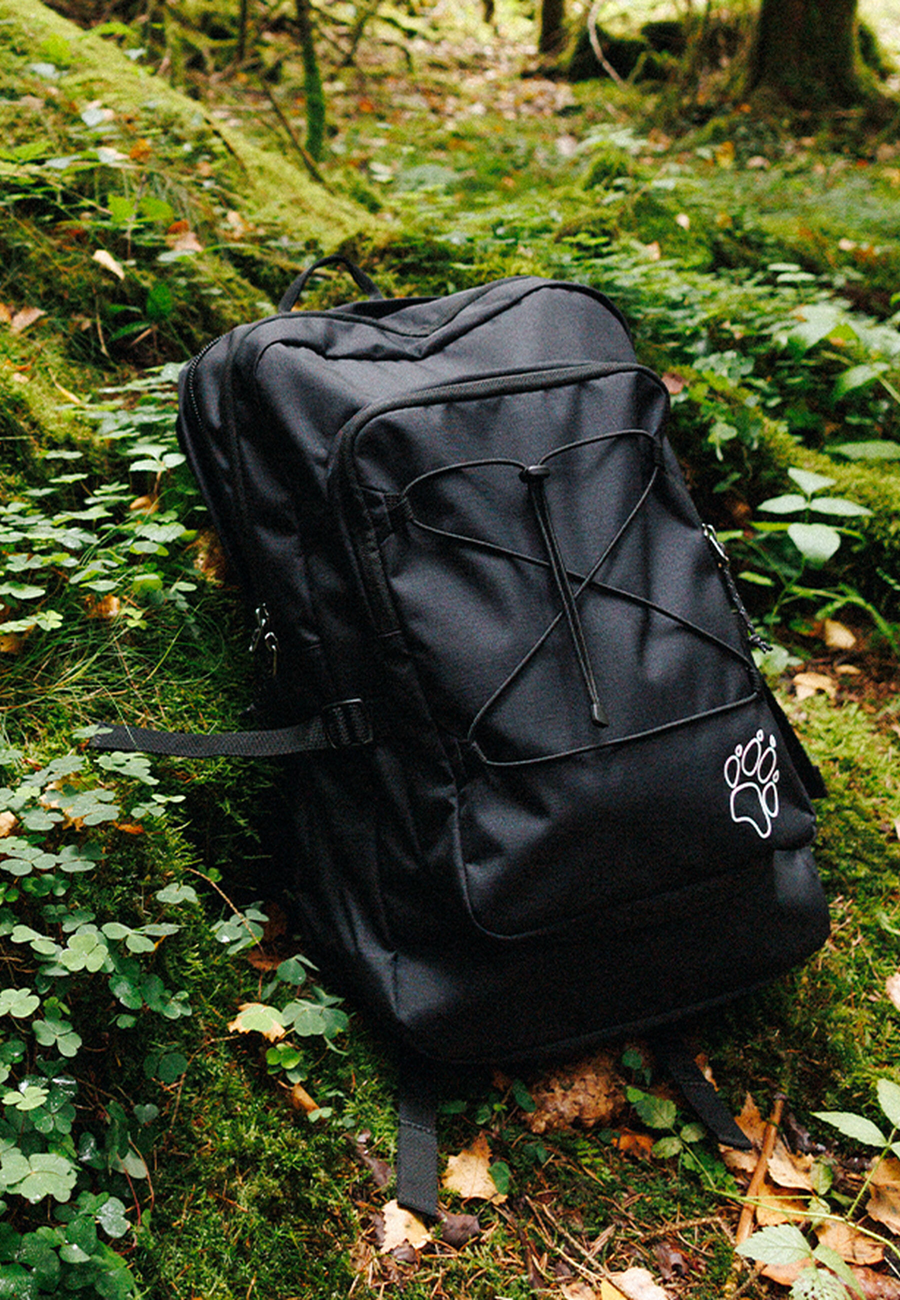 Outdoor set-down shot of the bag in use