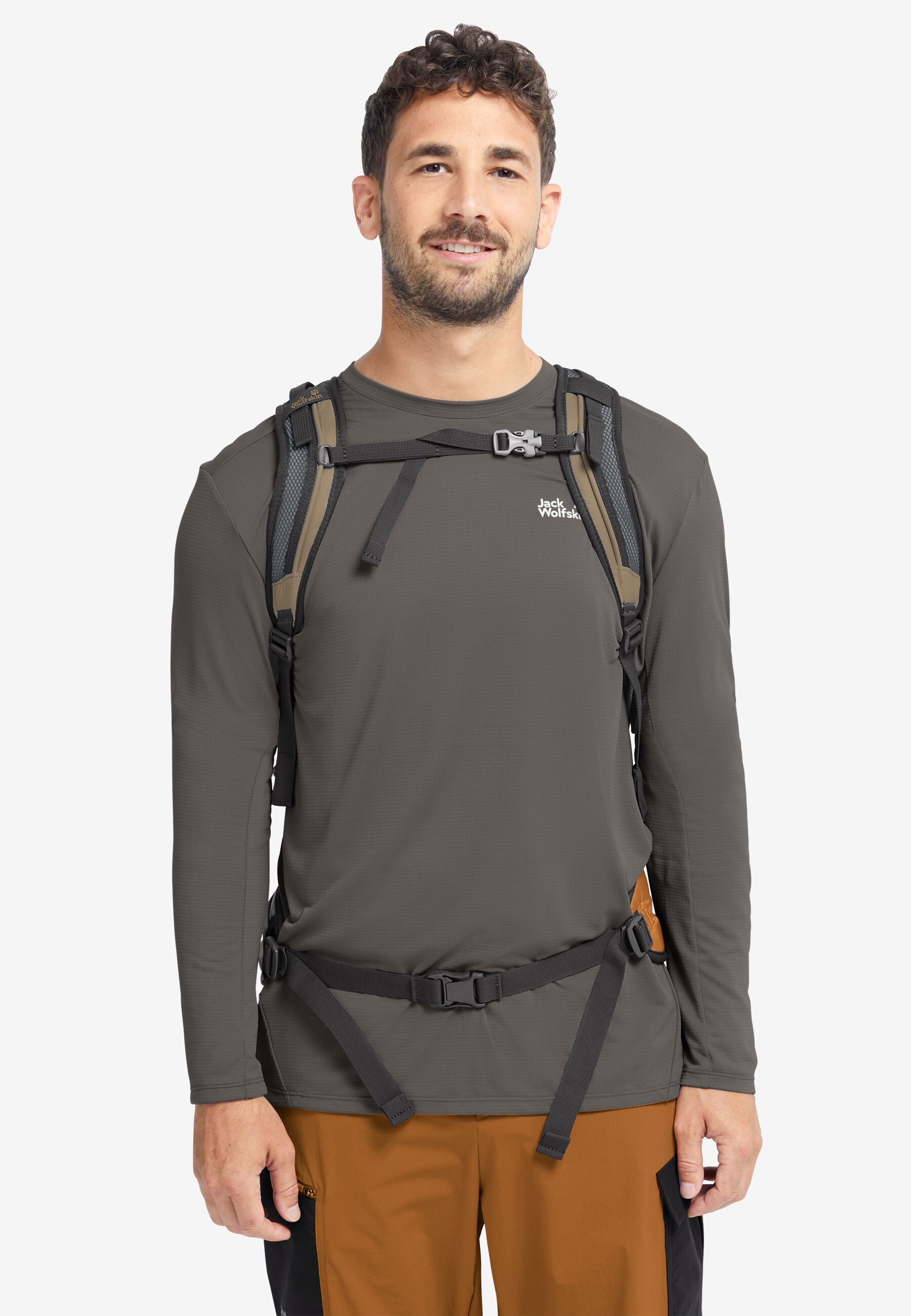 Front harness fit with hip belt engaged