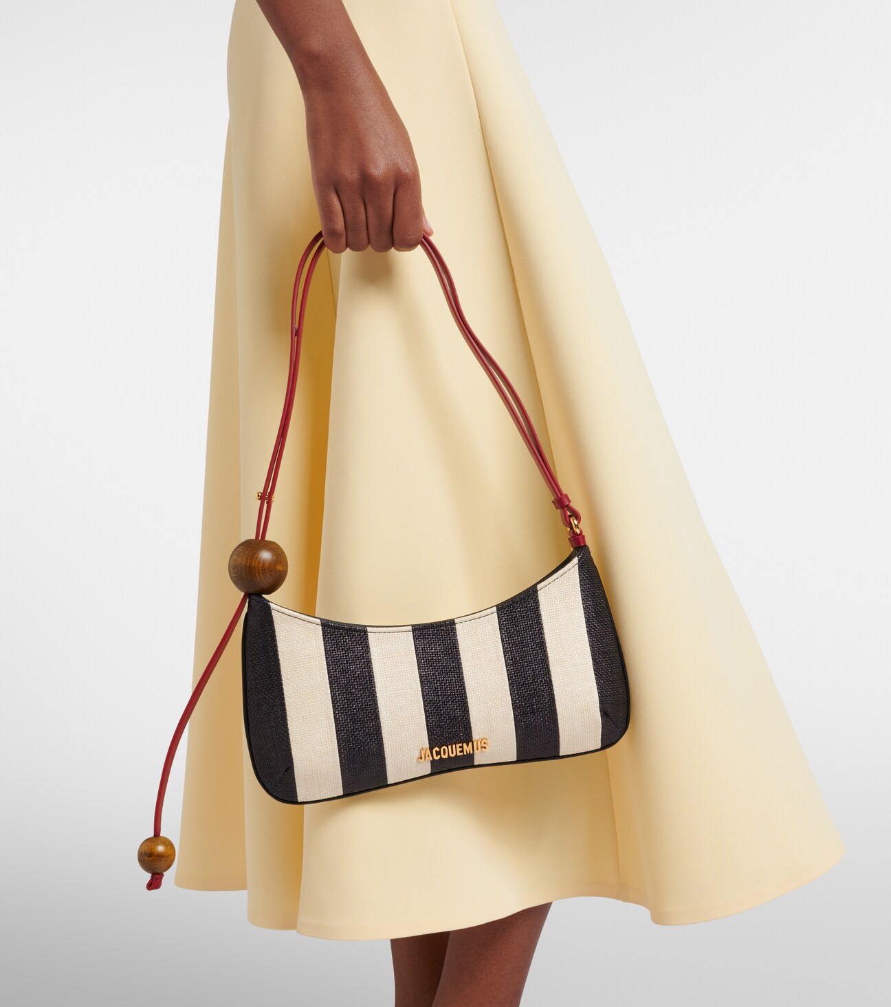 Shoulder carry showing the curved silhouette