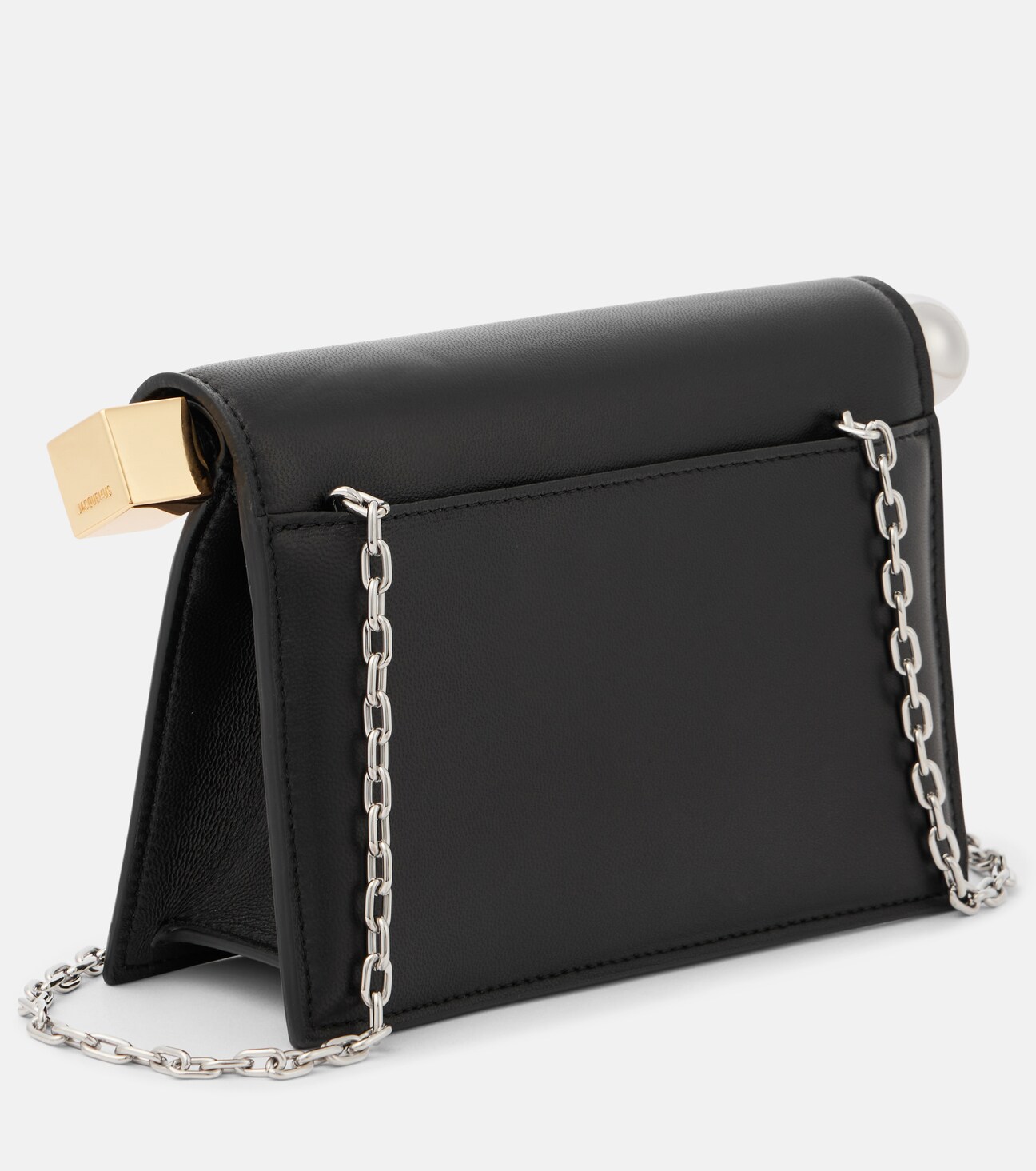 Back / three-quarter view with the chain strap