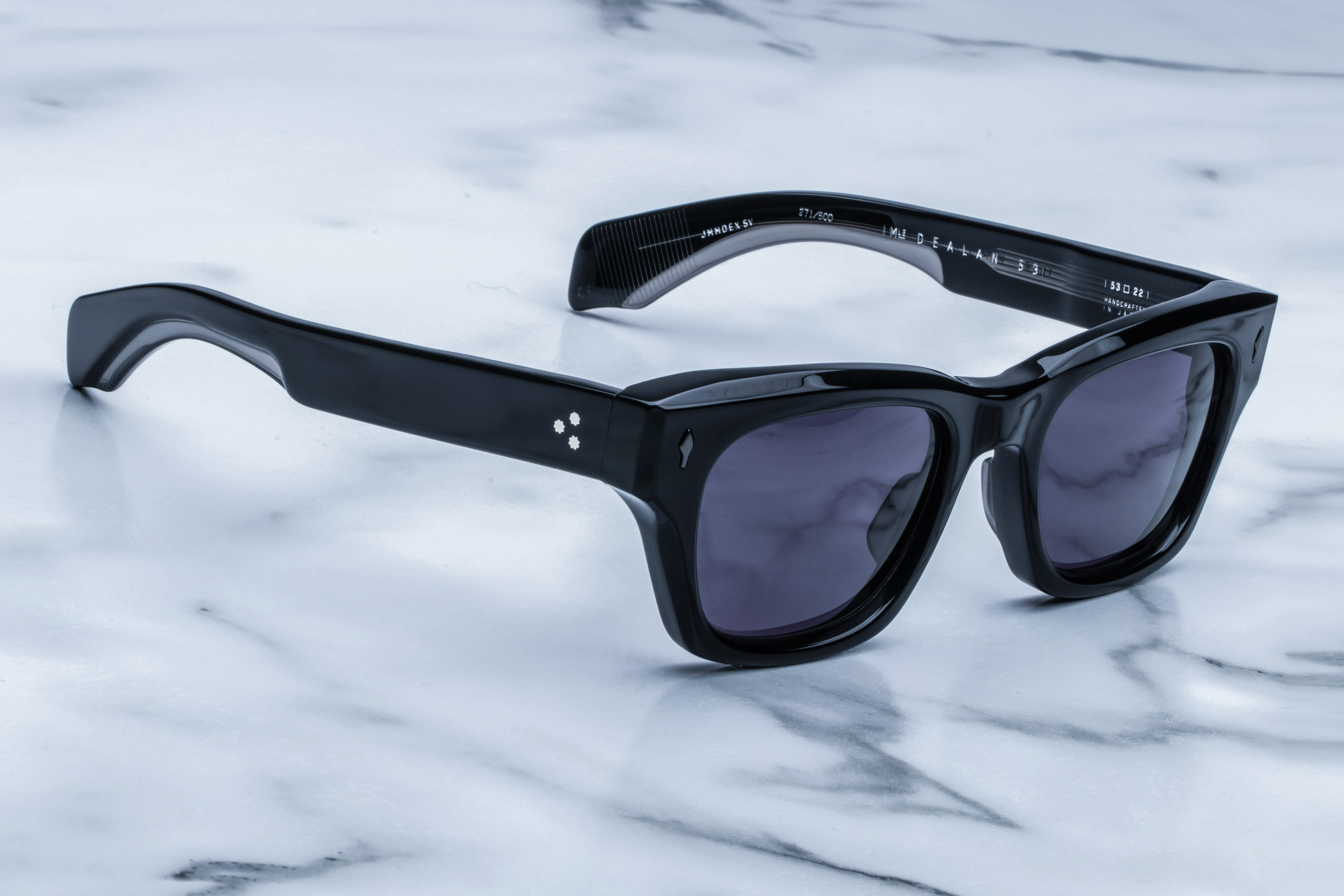 Vanta three-quarter view