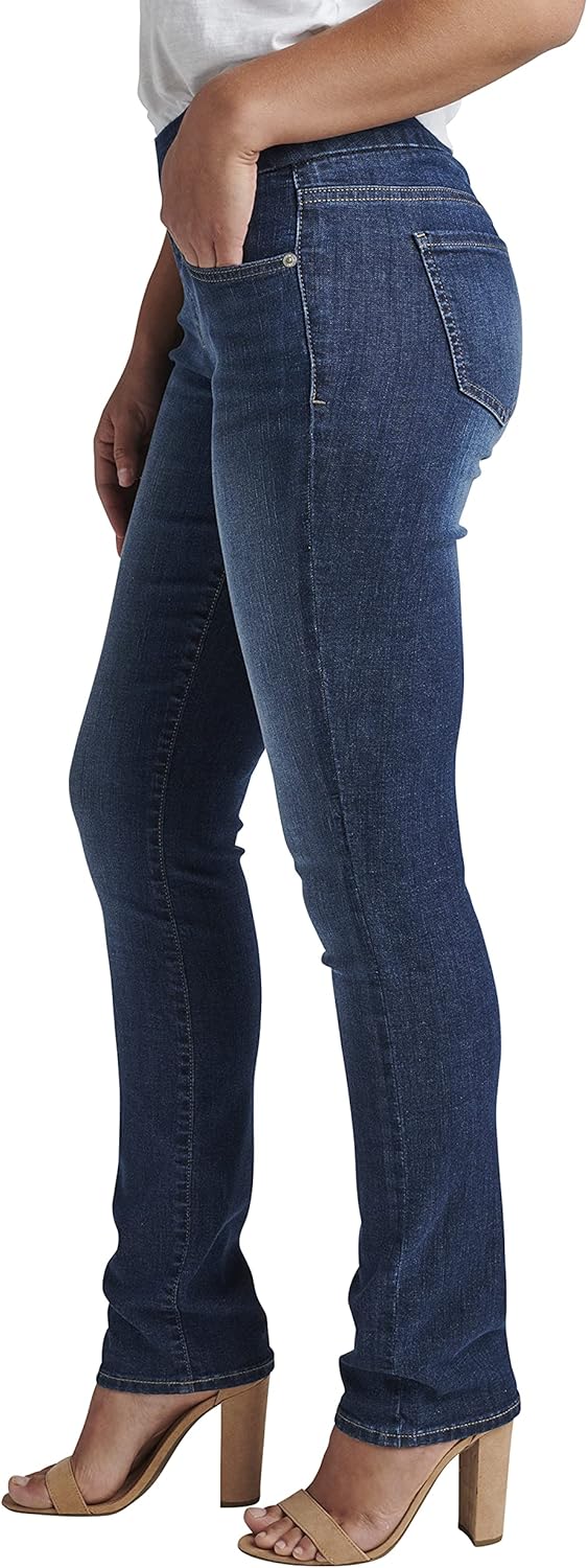 Side profile with the pull-on waist kept smooth