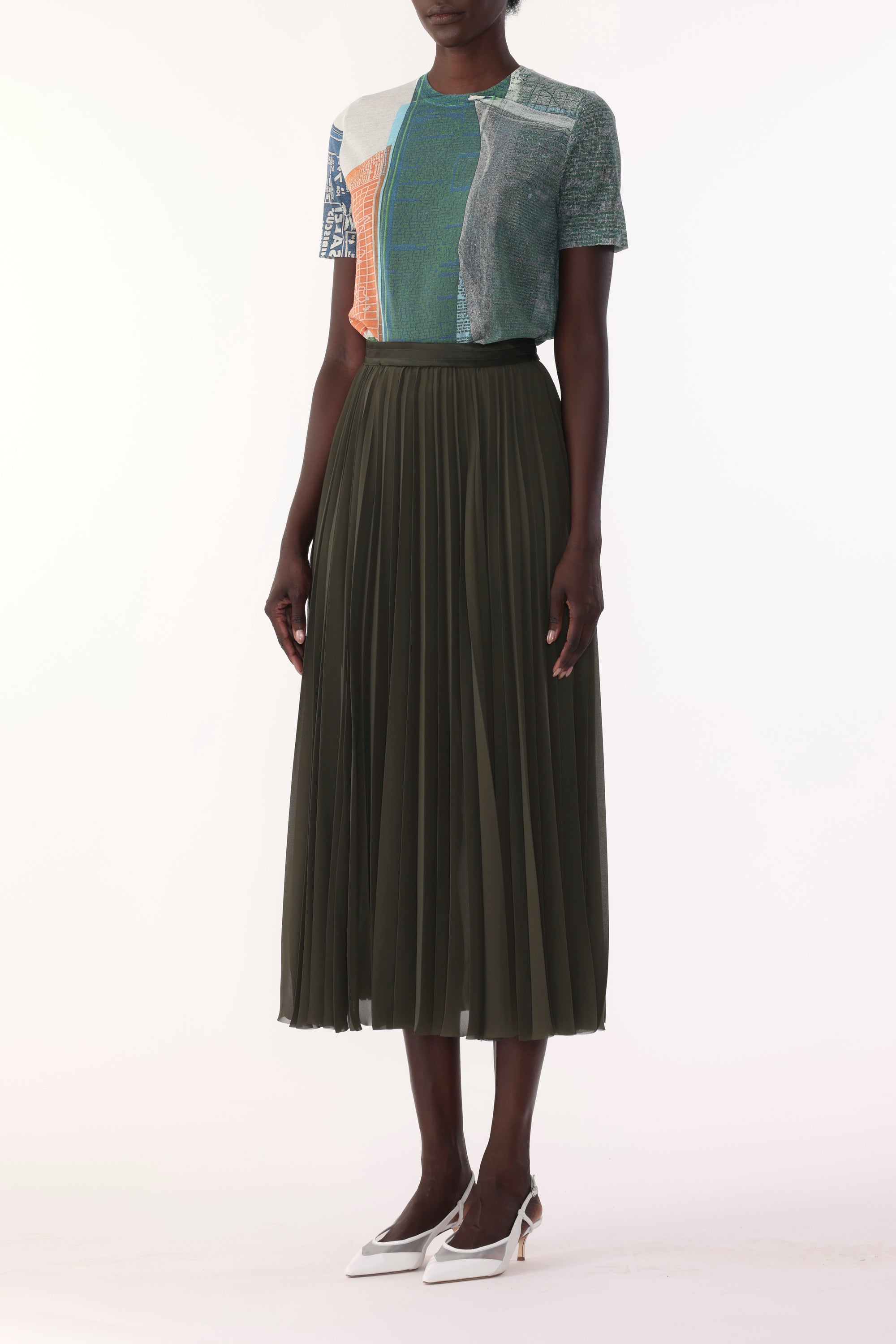 Side angle showing the fluid drape