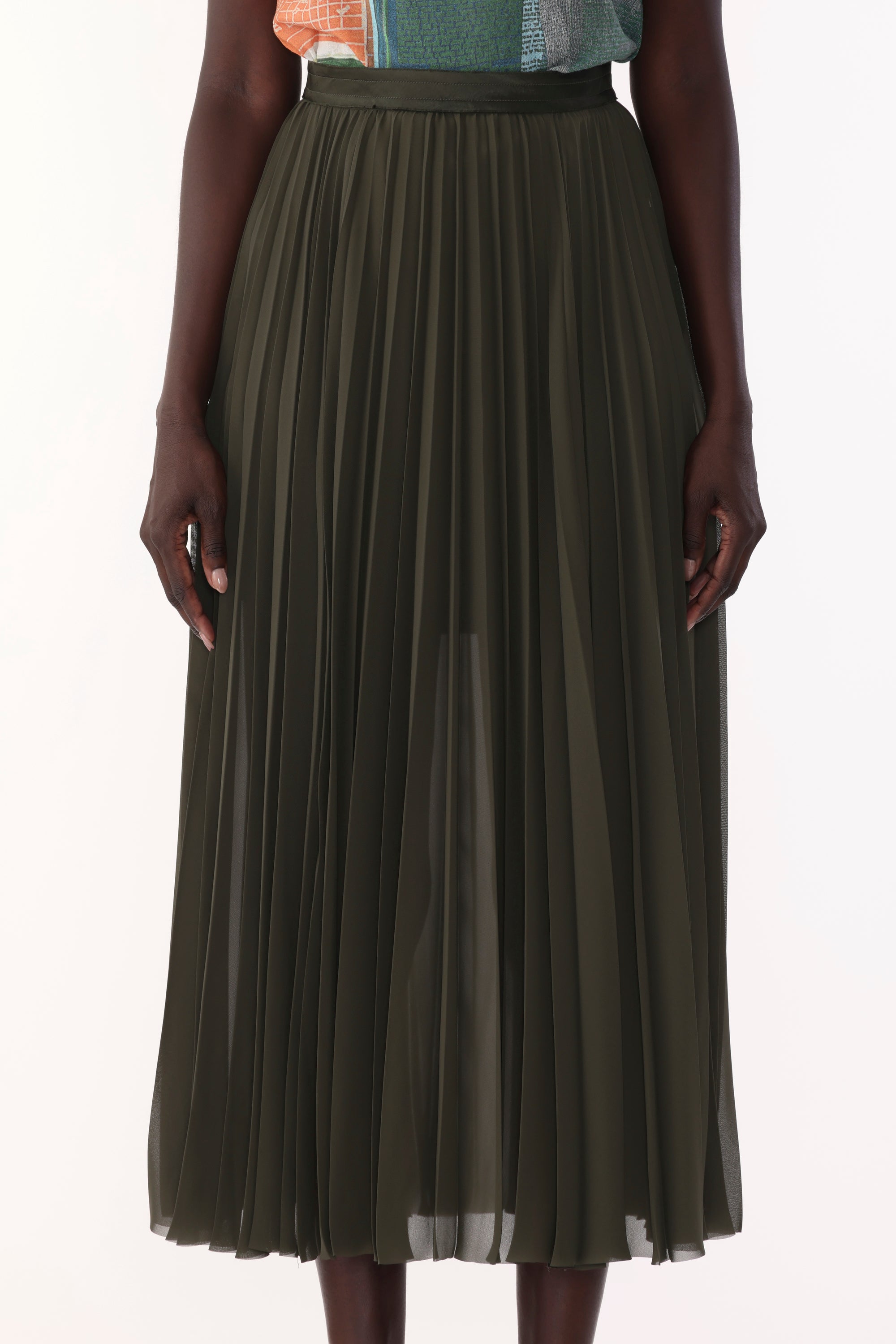 Closer look at the rippling pleat detail