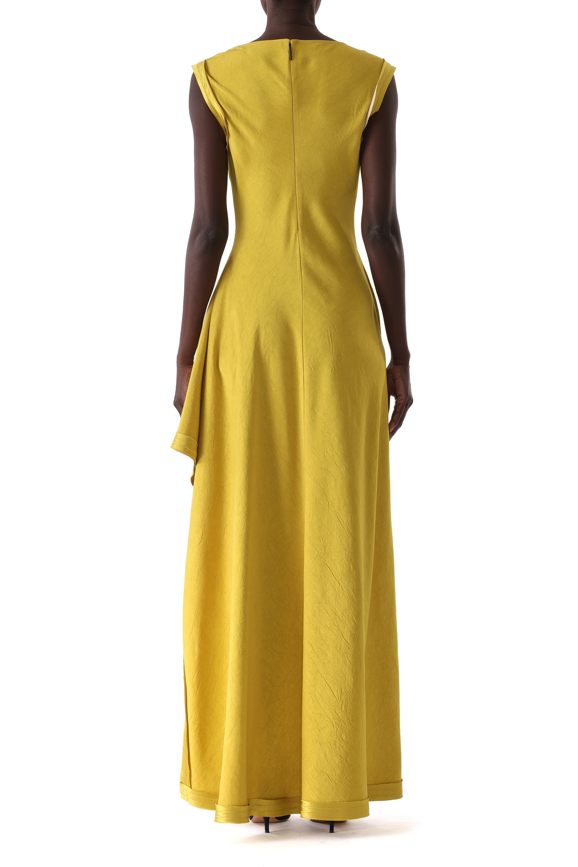 Back angle emphasizing layered movement