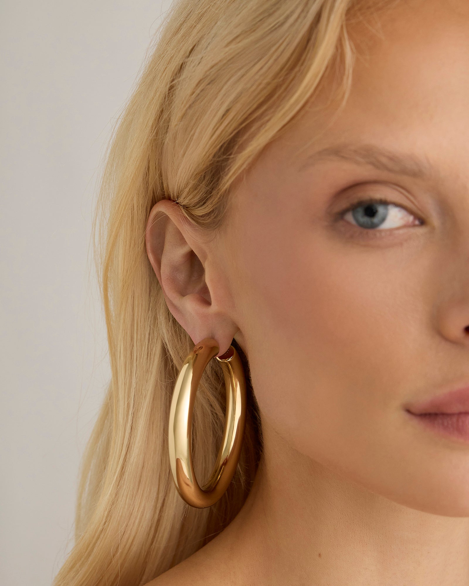 On-ear styling of the 2-inch Jamma as a bold everyday hoop