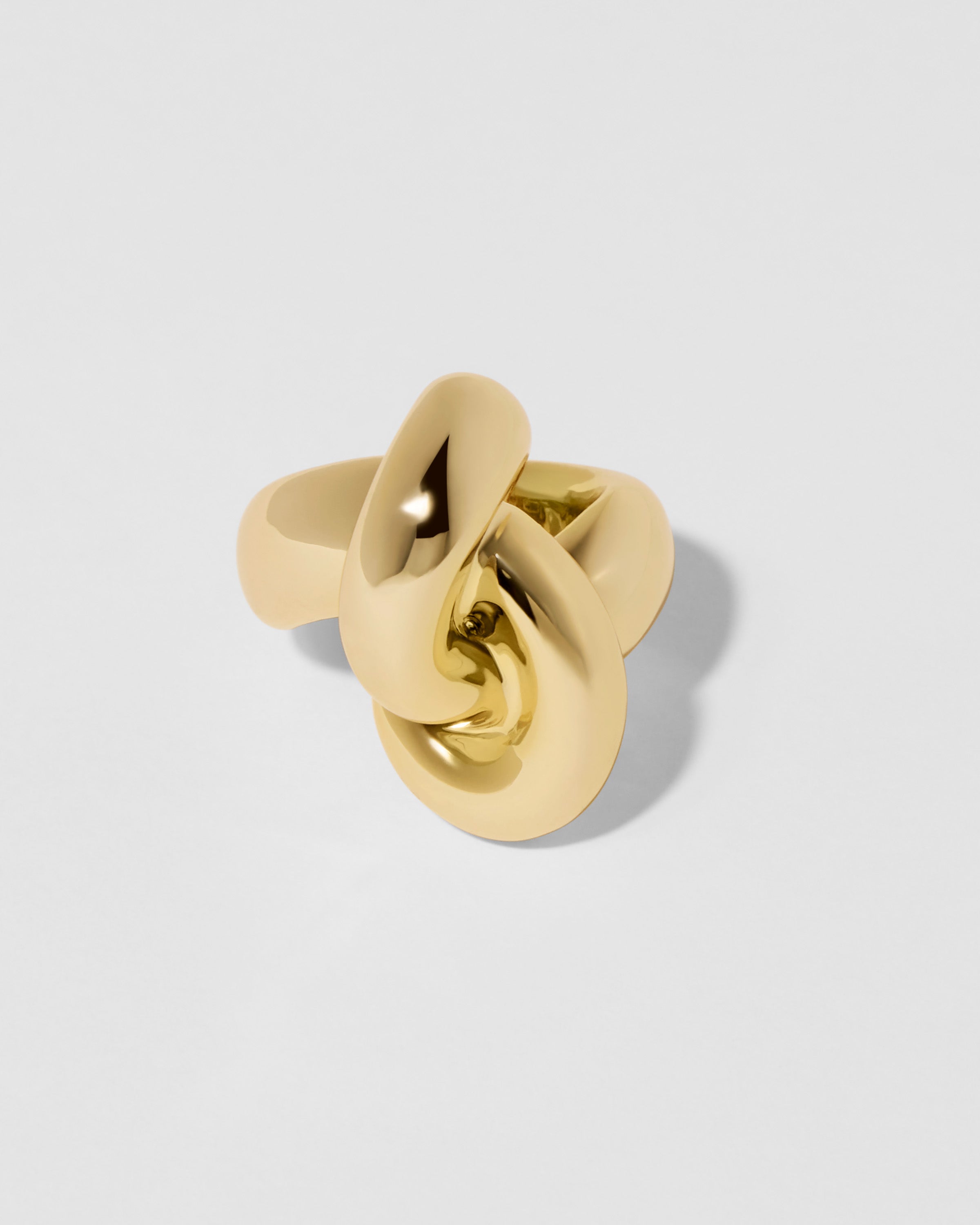 Packshot of the knot form against a clean background