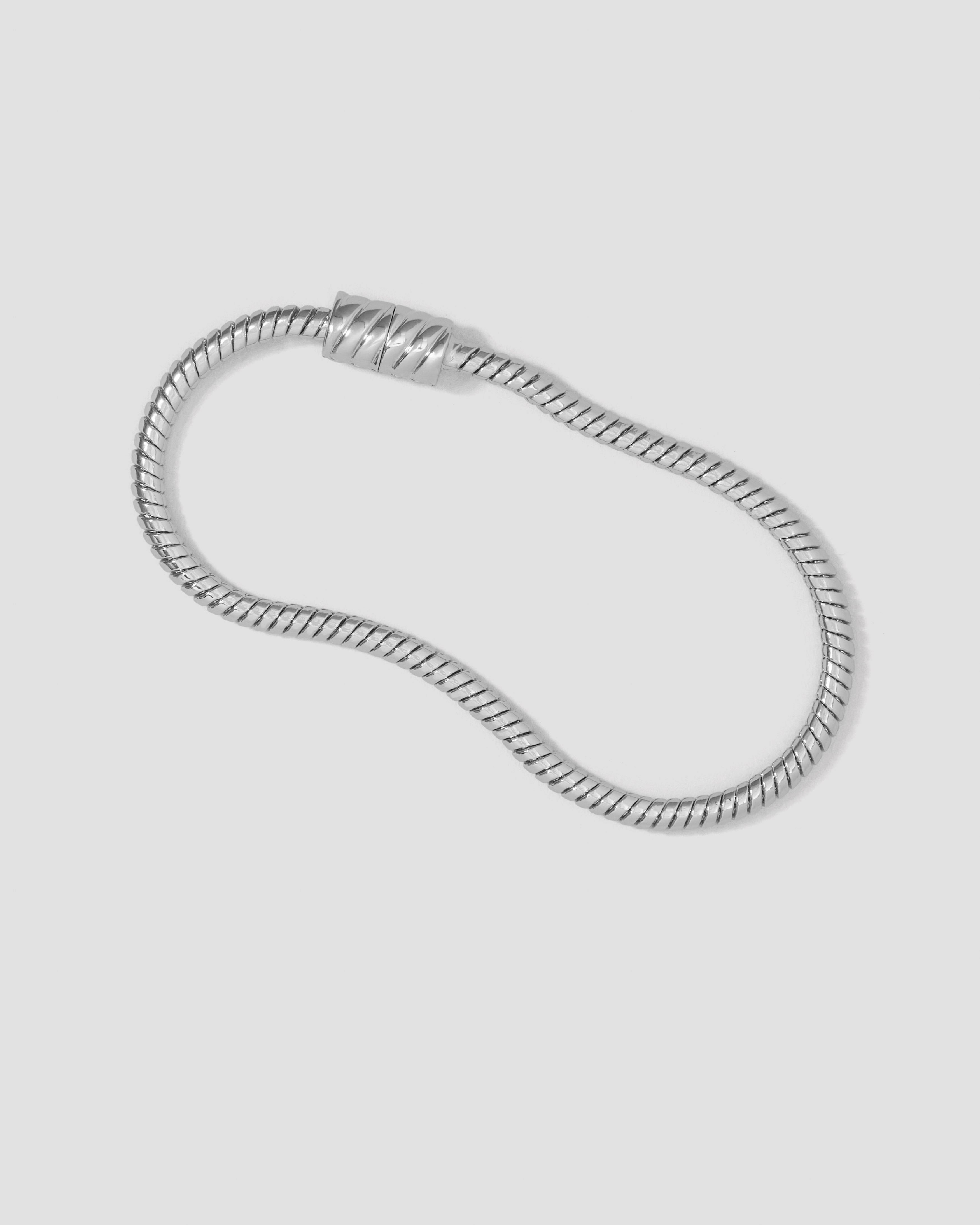 Top view showing the clasp area and articulated line
