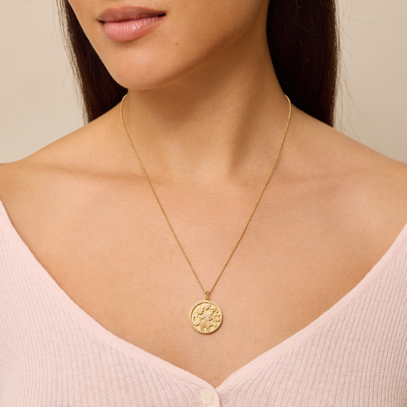 Styled short against the collarbone
