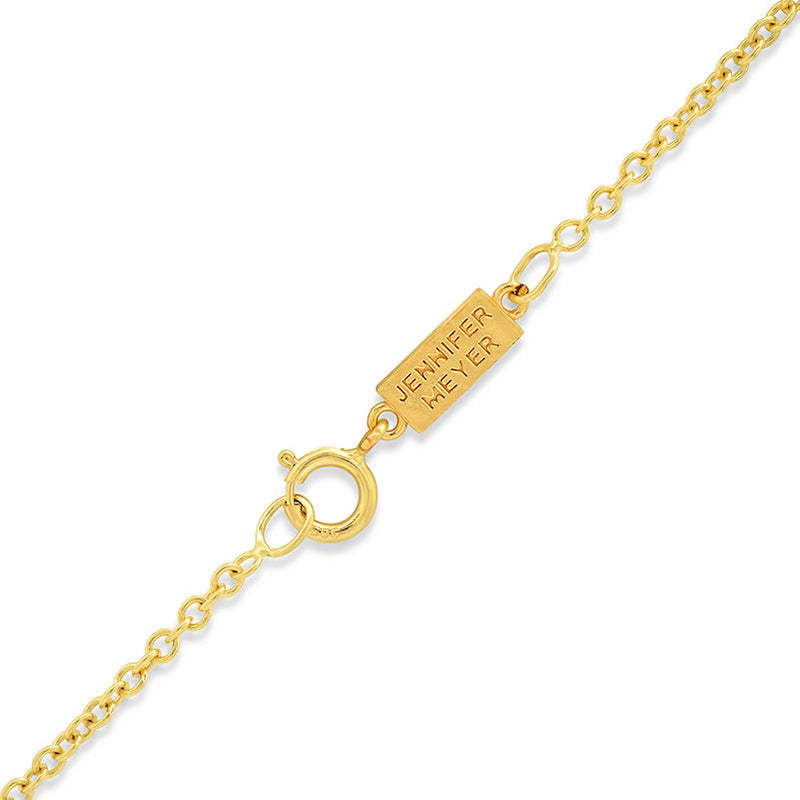 Clasp detail at the back of the chain