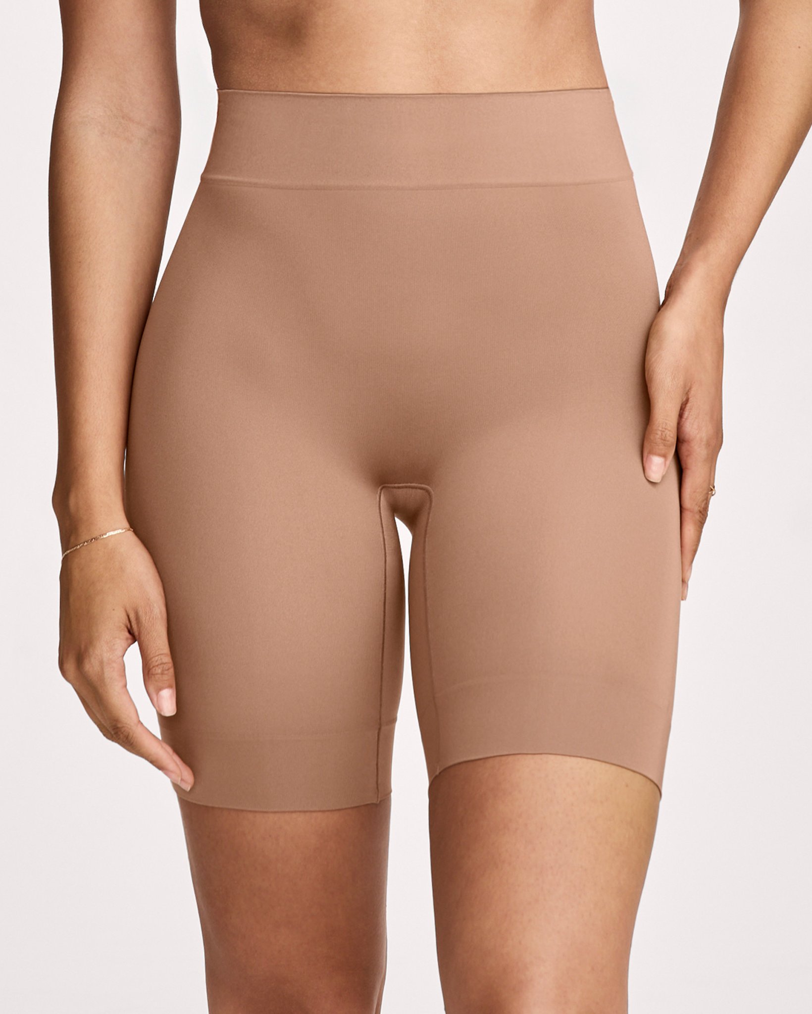 Skimmies® Seamfree® Ultralight Smoothing Mid-Thigh Slipshort