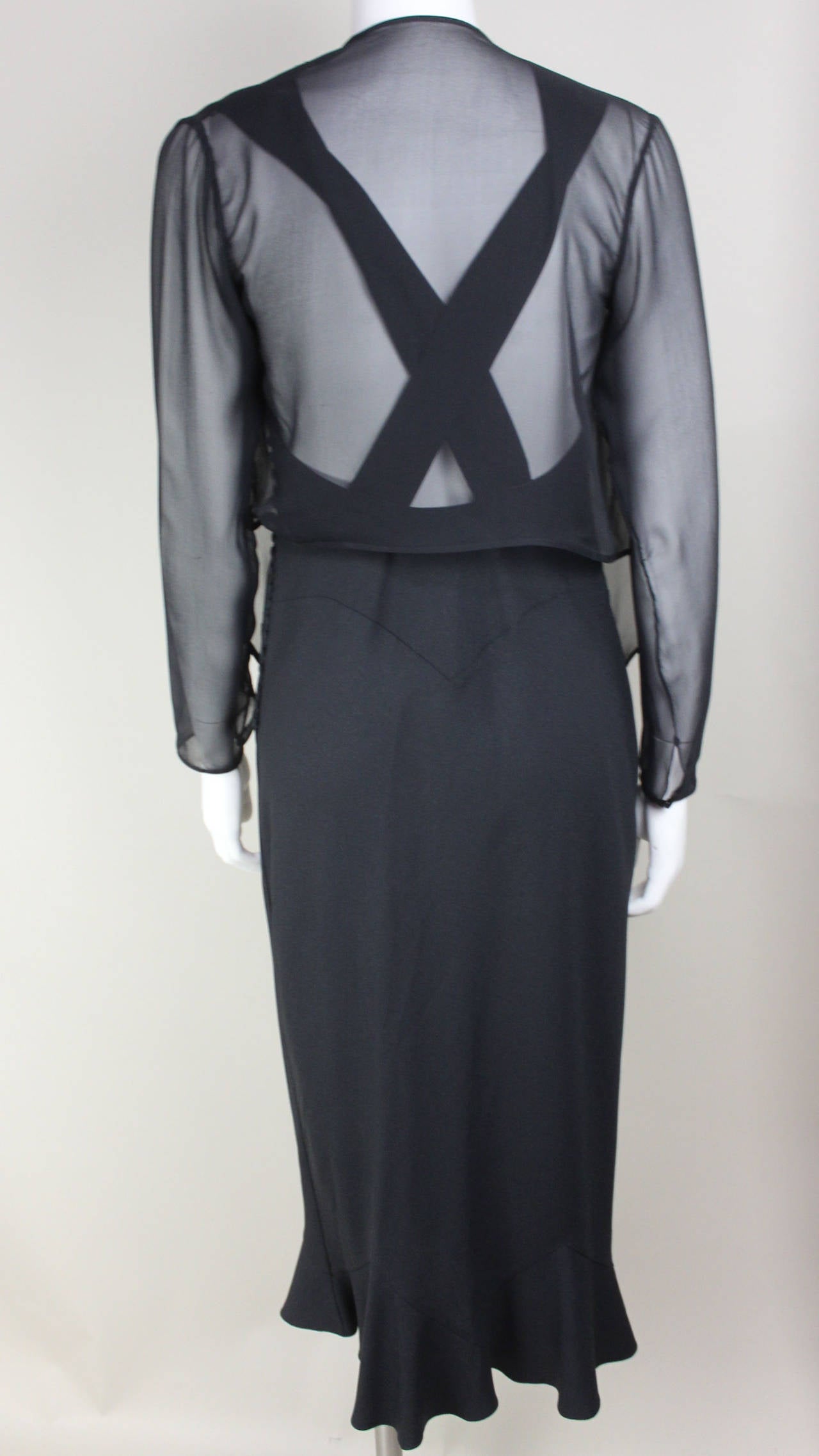 Back view with crossed straps
