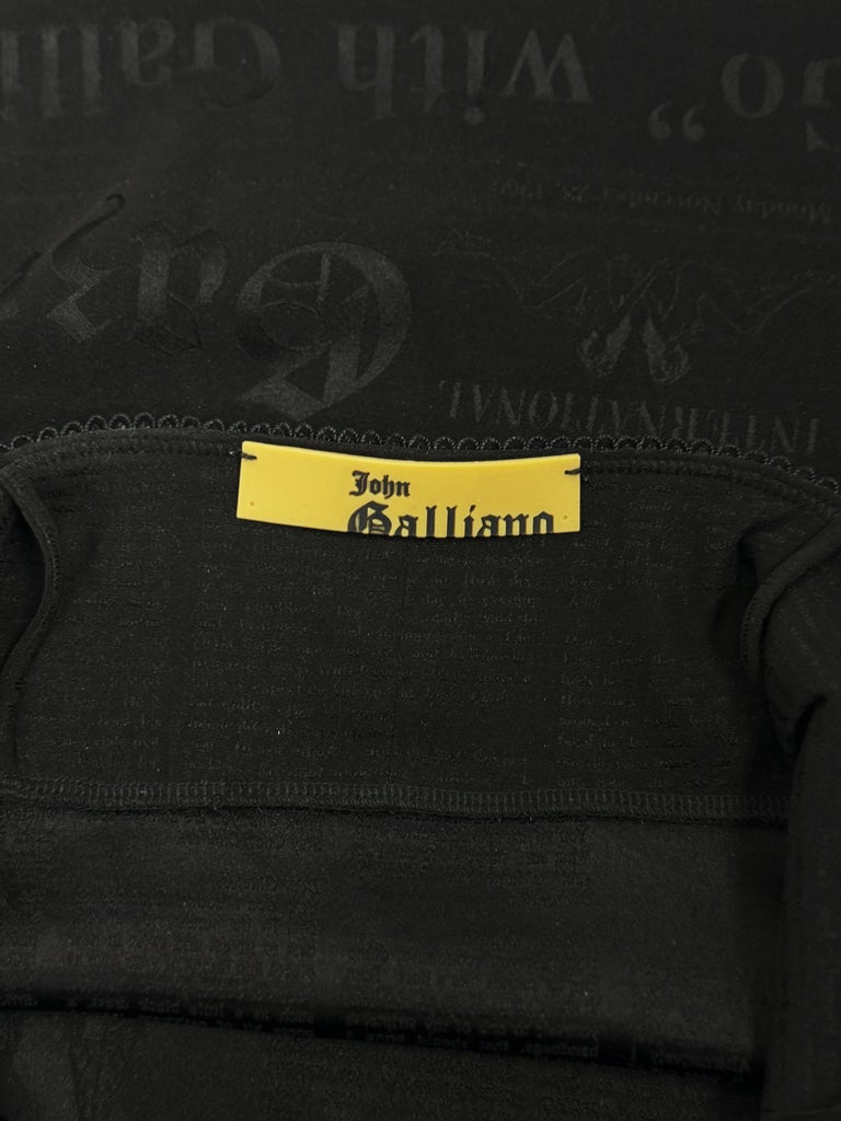 Neck label detail from the 2006 piece