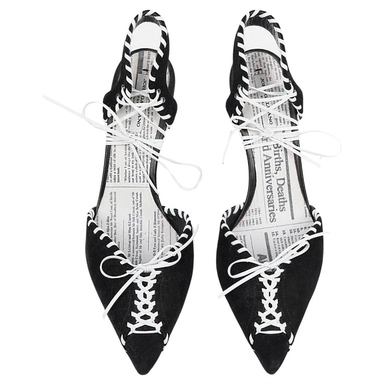 Top view with the lace-up front and printed insole