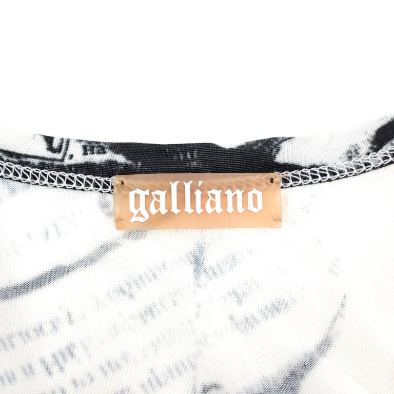 Neck label close-up