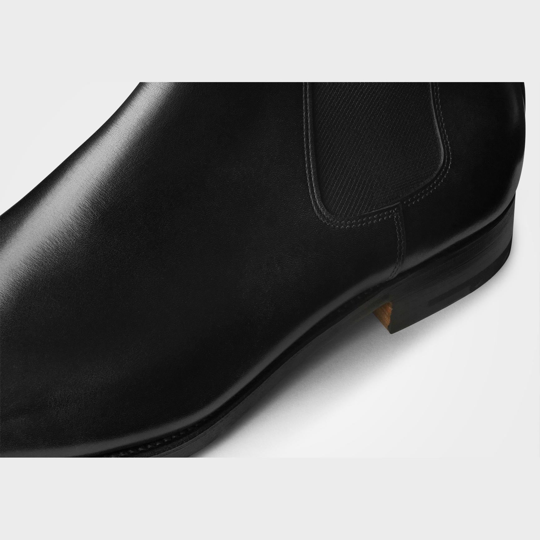 elastic and upper detail