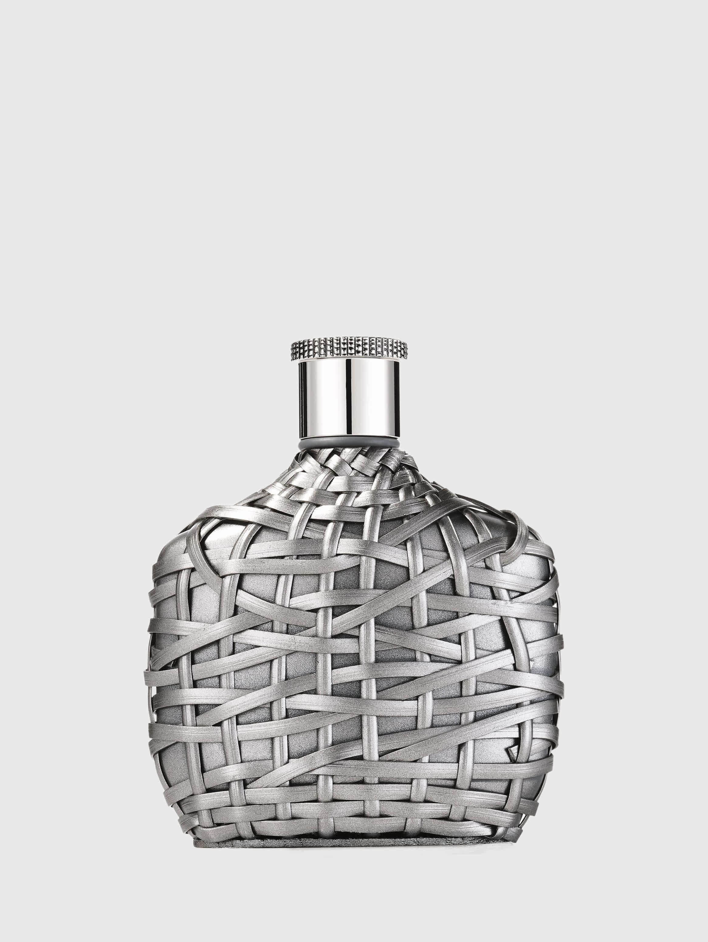Close view of the bottle's metallic woven finish