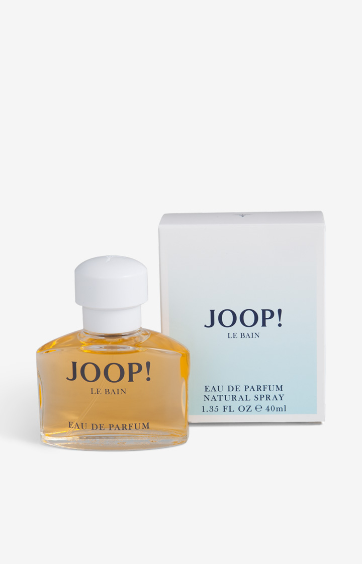 Alternate box-and-bottle studio angle