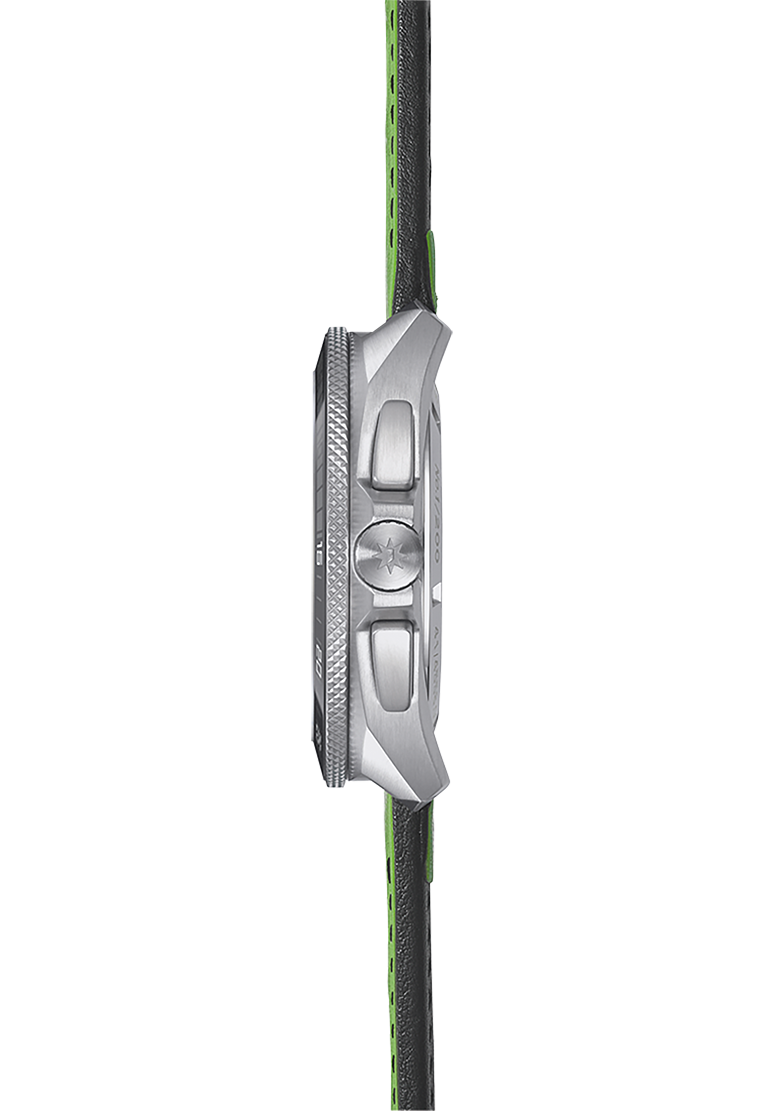 Profile view of the lockable bezel and quartz chronograph case